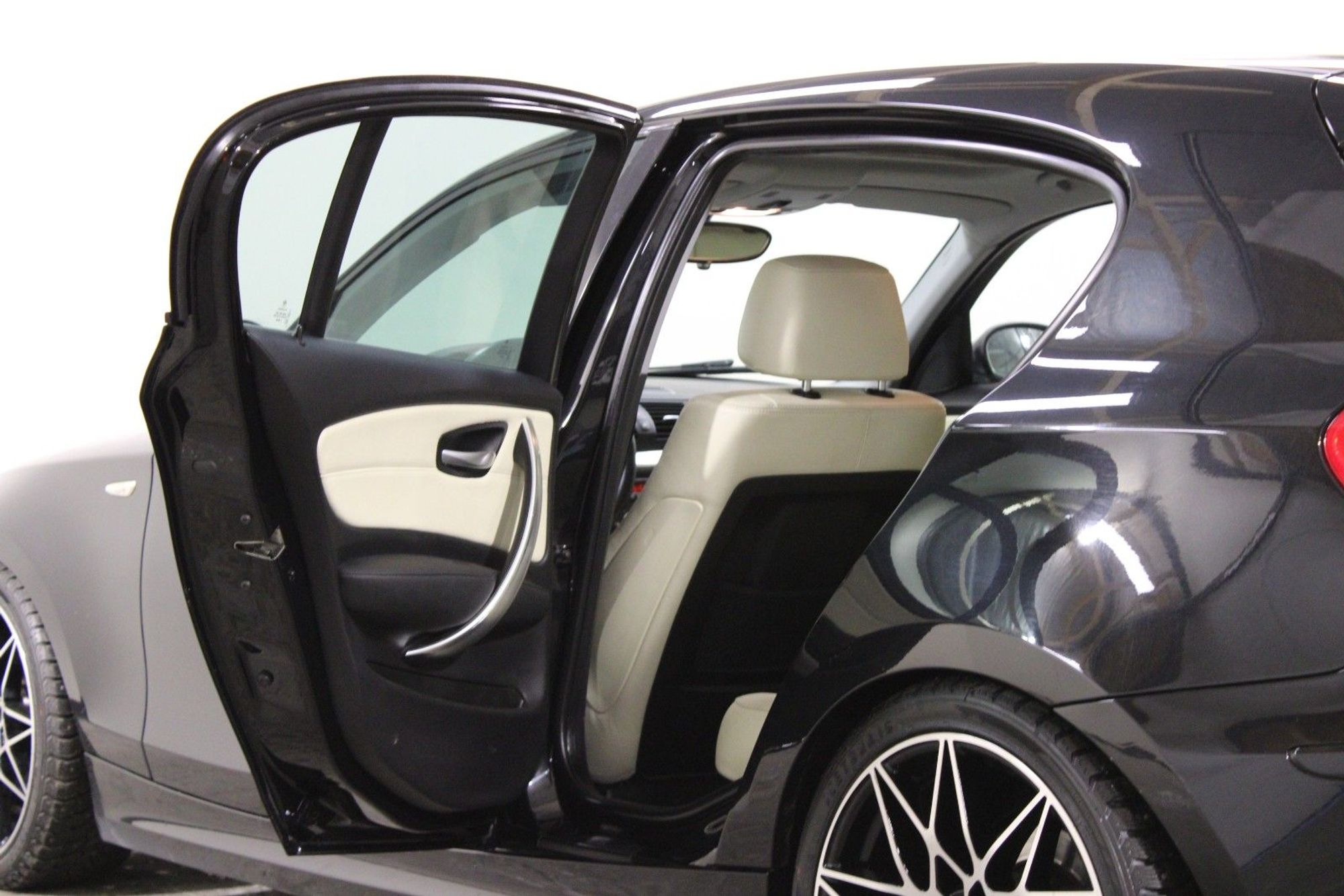 BMW 116d 5-door Manual, 116hp, 2009