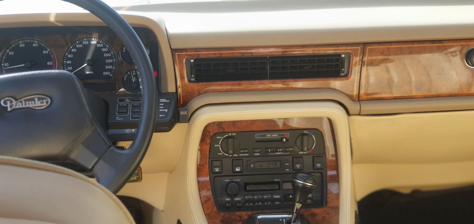 Daimler Six 4.0 Automatic, 4-trins, 226ps, 1993