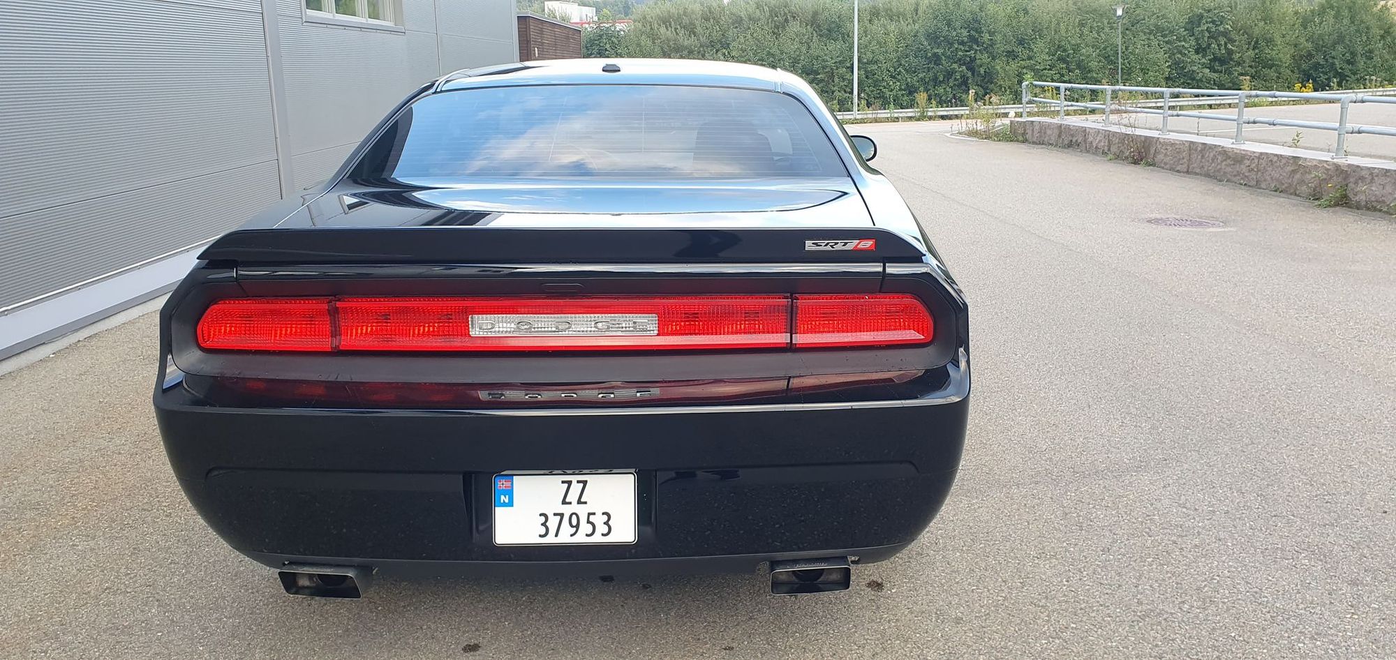 Dodge Challenger 6.4 V8 HEMI Manual, 476hp, 2012