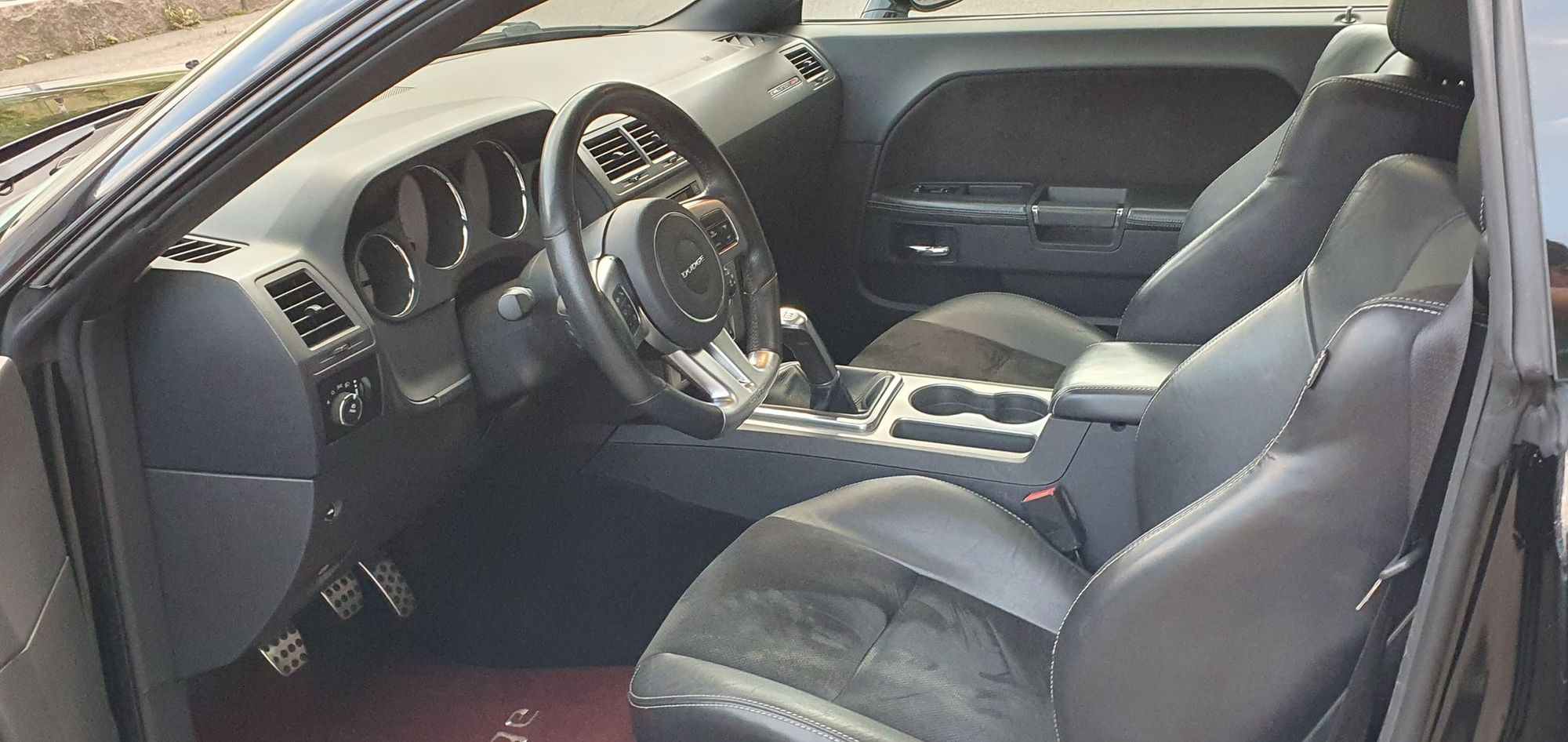 Dodge Challenger 6.4 V8 HEMI Manual, 476hp, 2012