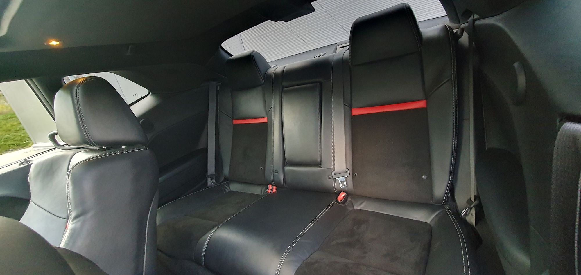 Dodge Challenger 6.4 V8 HEMI Manual, 476hp, 2012