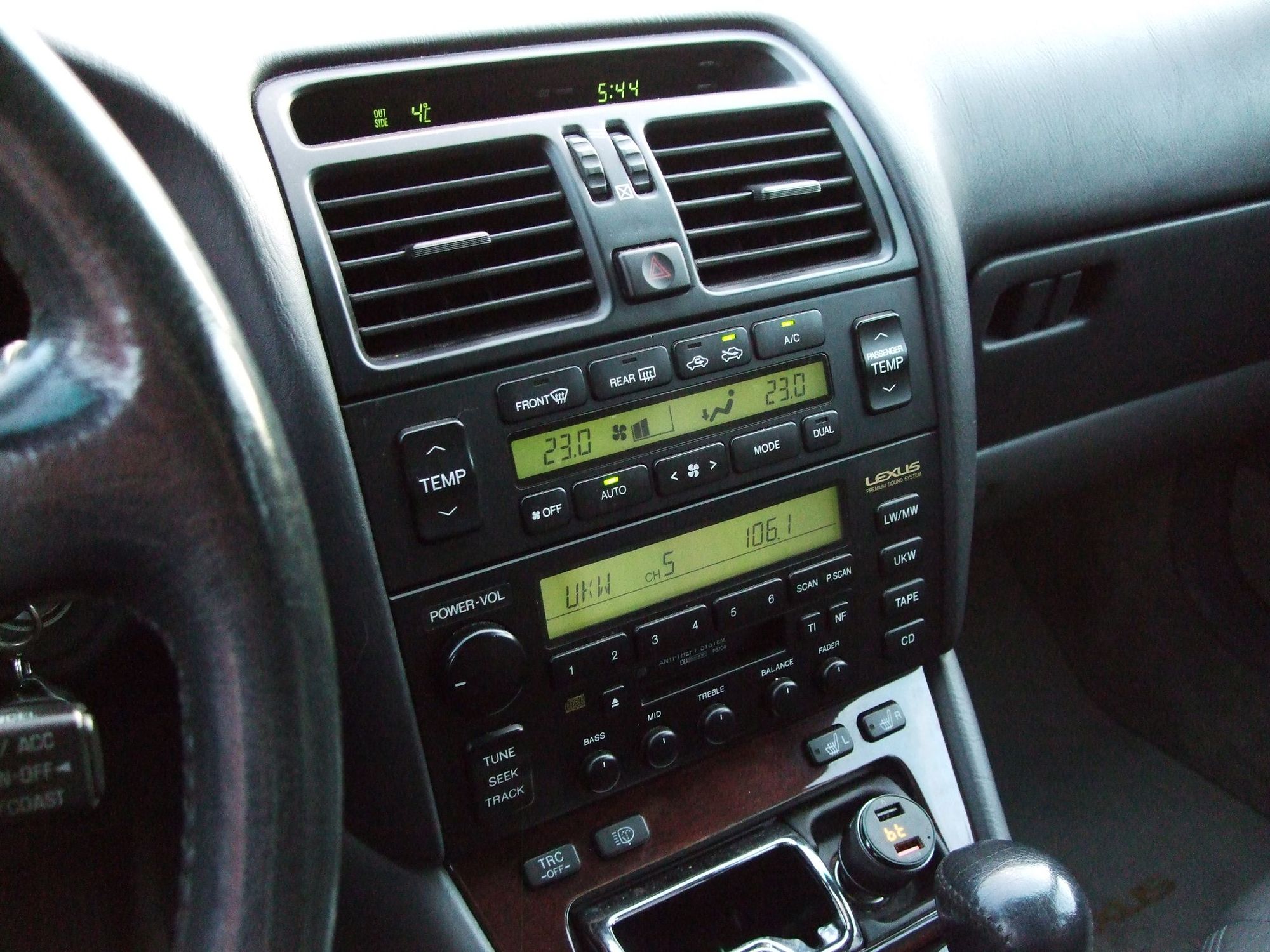 Lexus LS 400 4.0 V8 Automatic, 264hp, 1995
