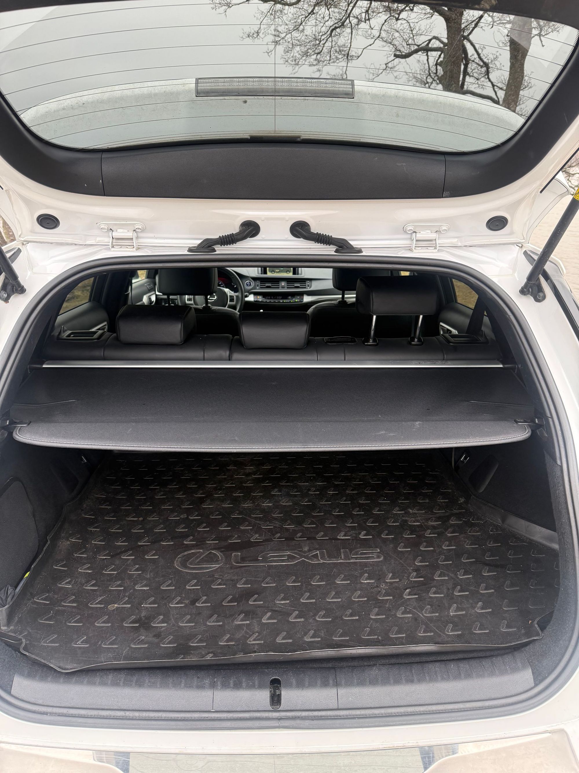 Lexus CT 200h 1.8 CVT, 136ps, 2012