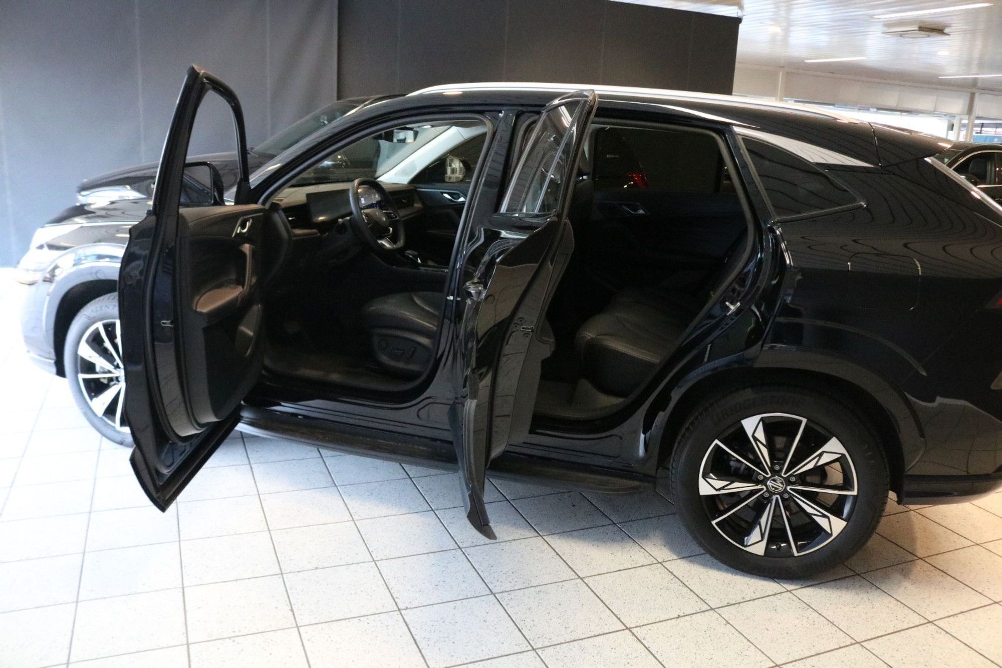 MG HS PHEV Automatic, 307hp, 2024