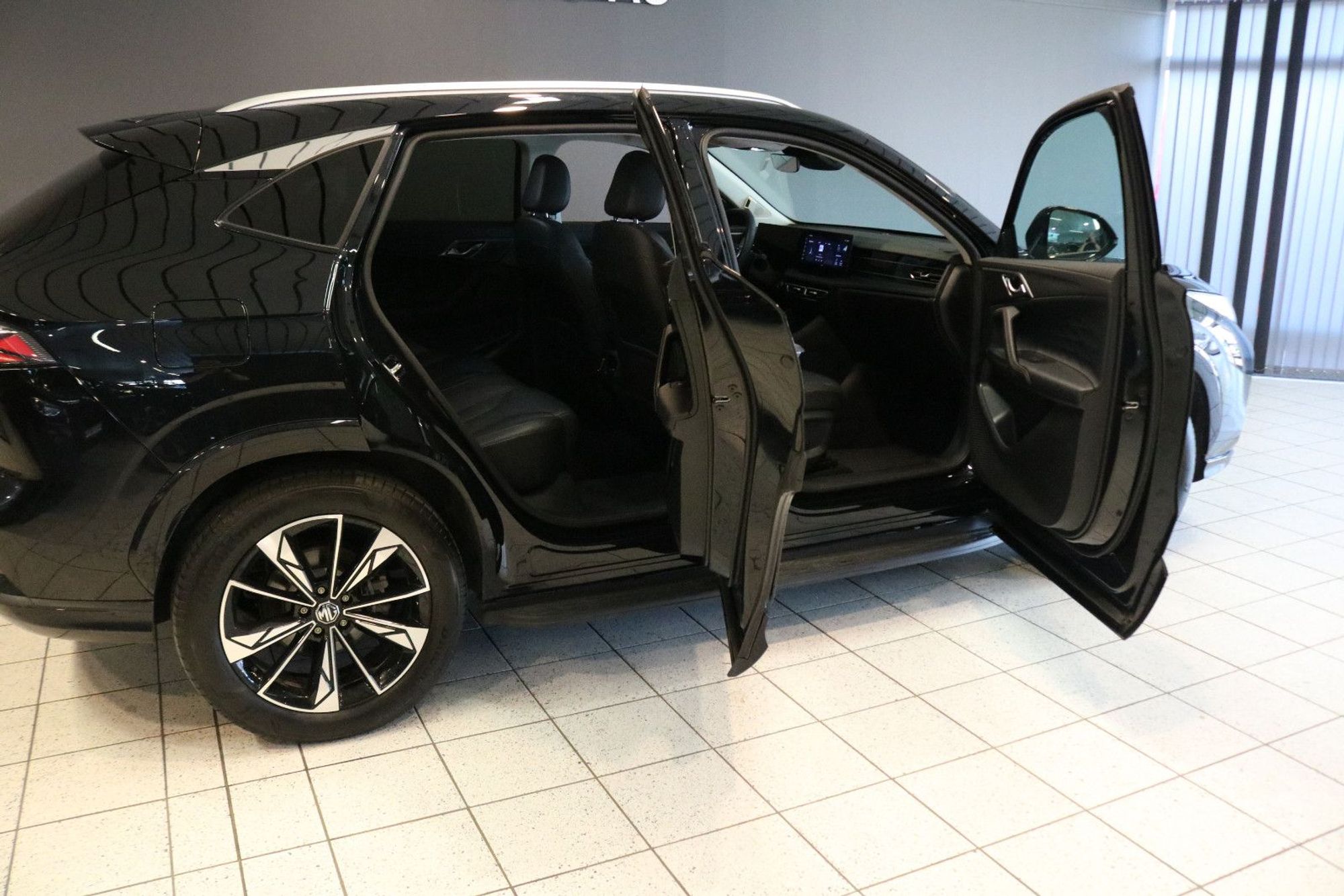 MG HS PHEV Automatic, 307hp, 2024