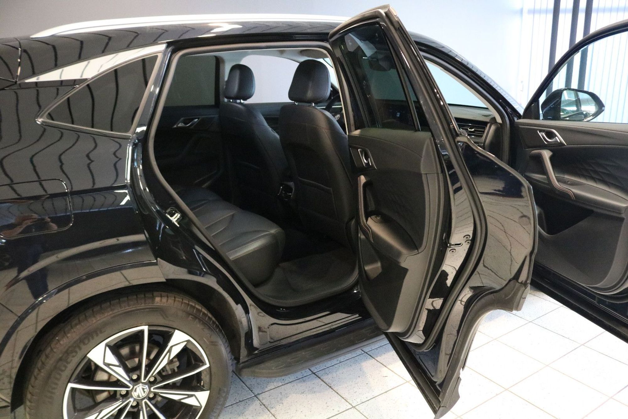 MG HS PHEV Automatic, 307hp, 2024
