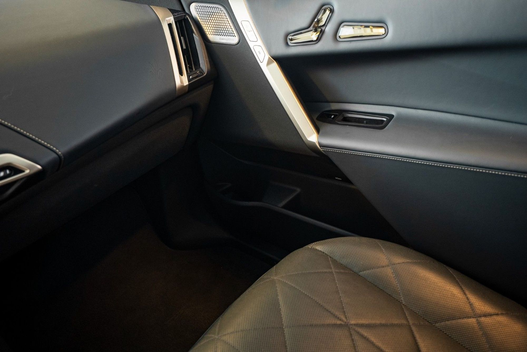 BMW iX xDrive50, 524ps, 2022