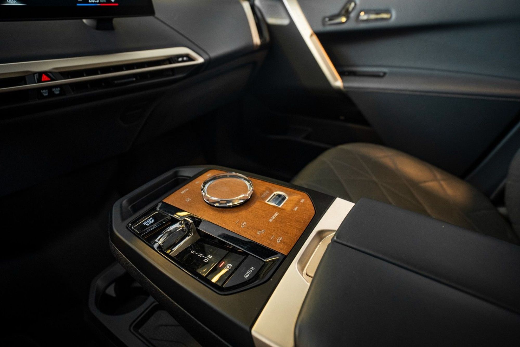 BMW iX xDrive50, 524ps, 2022