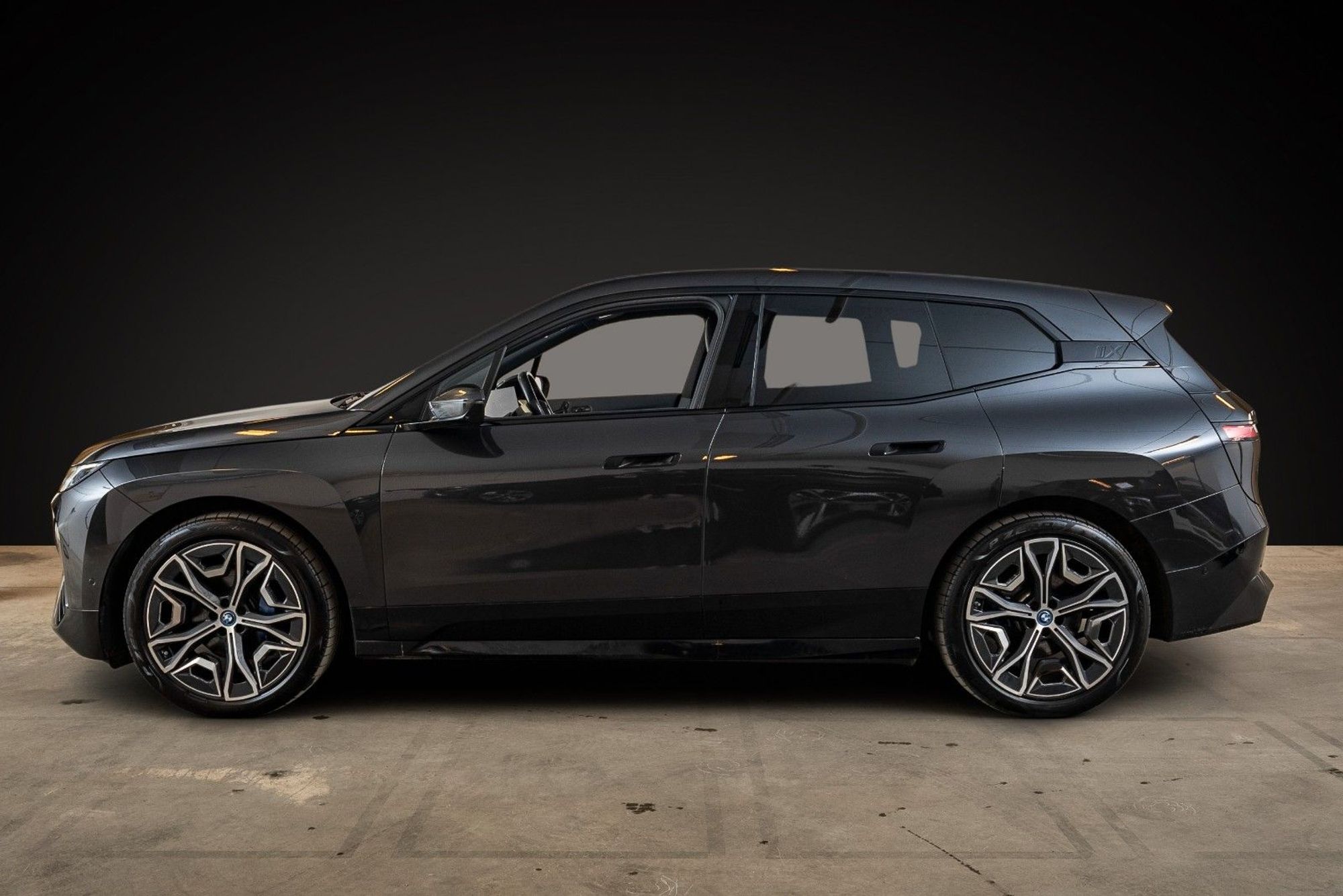 BMW iX xDrive50, 524ps, 2022