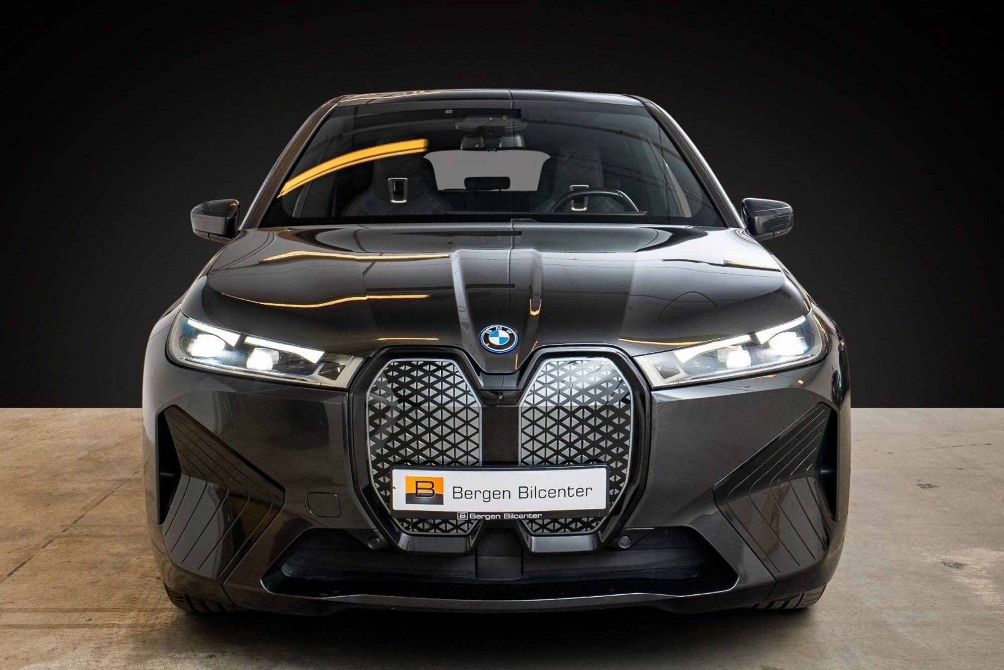 BMW iX xDrive50, 524ps, 2022