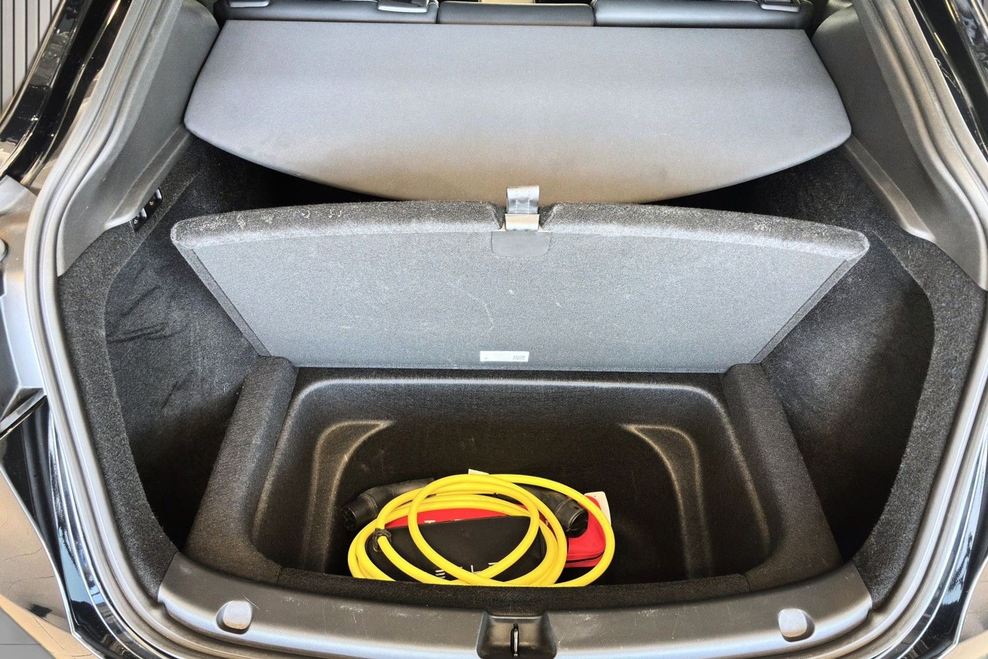 Tesla Model Y Long Range AWD, 514hp, 2025