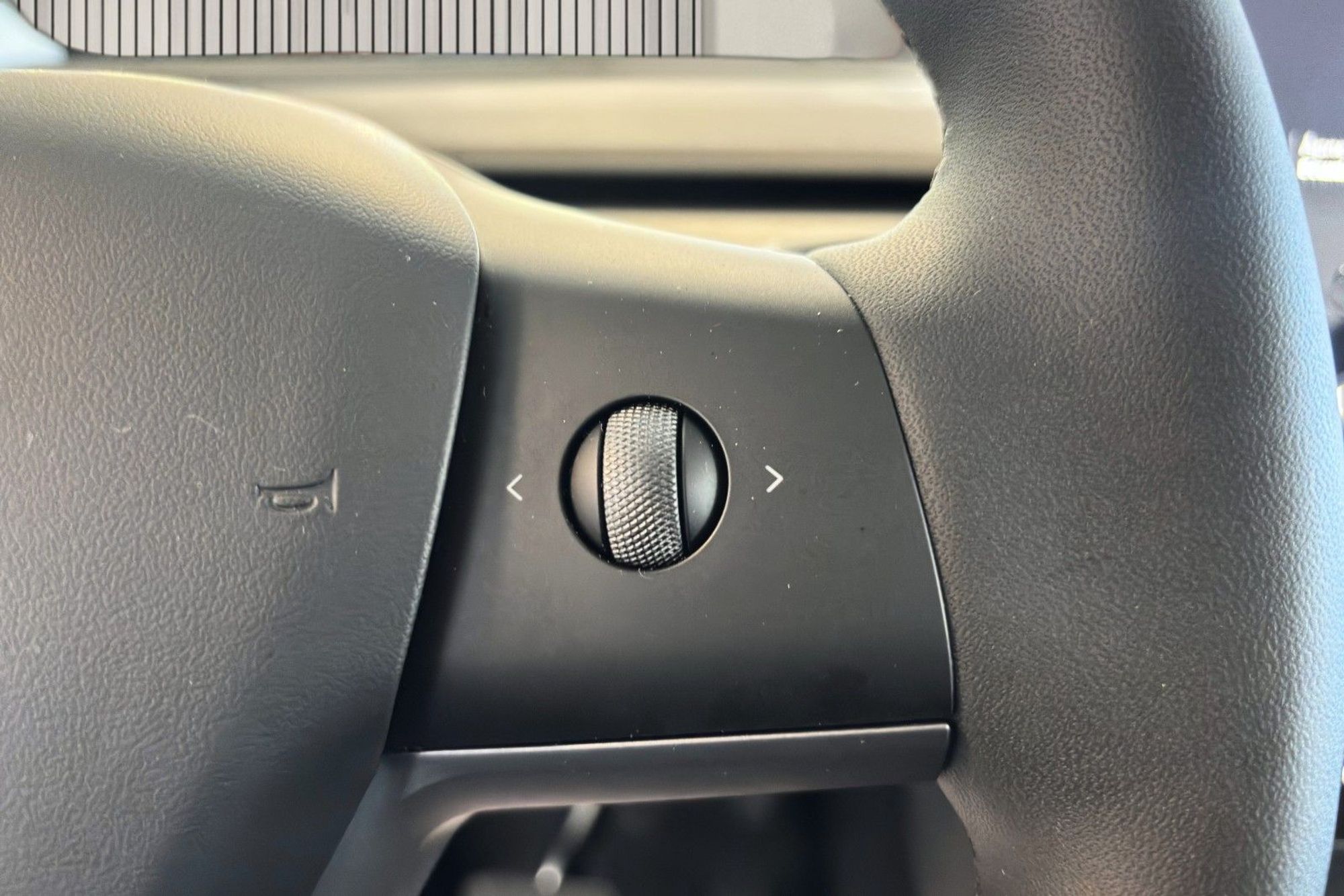 Tesla Model Y Long Range AWD, 514hp, 2025