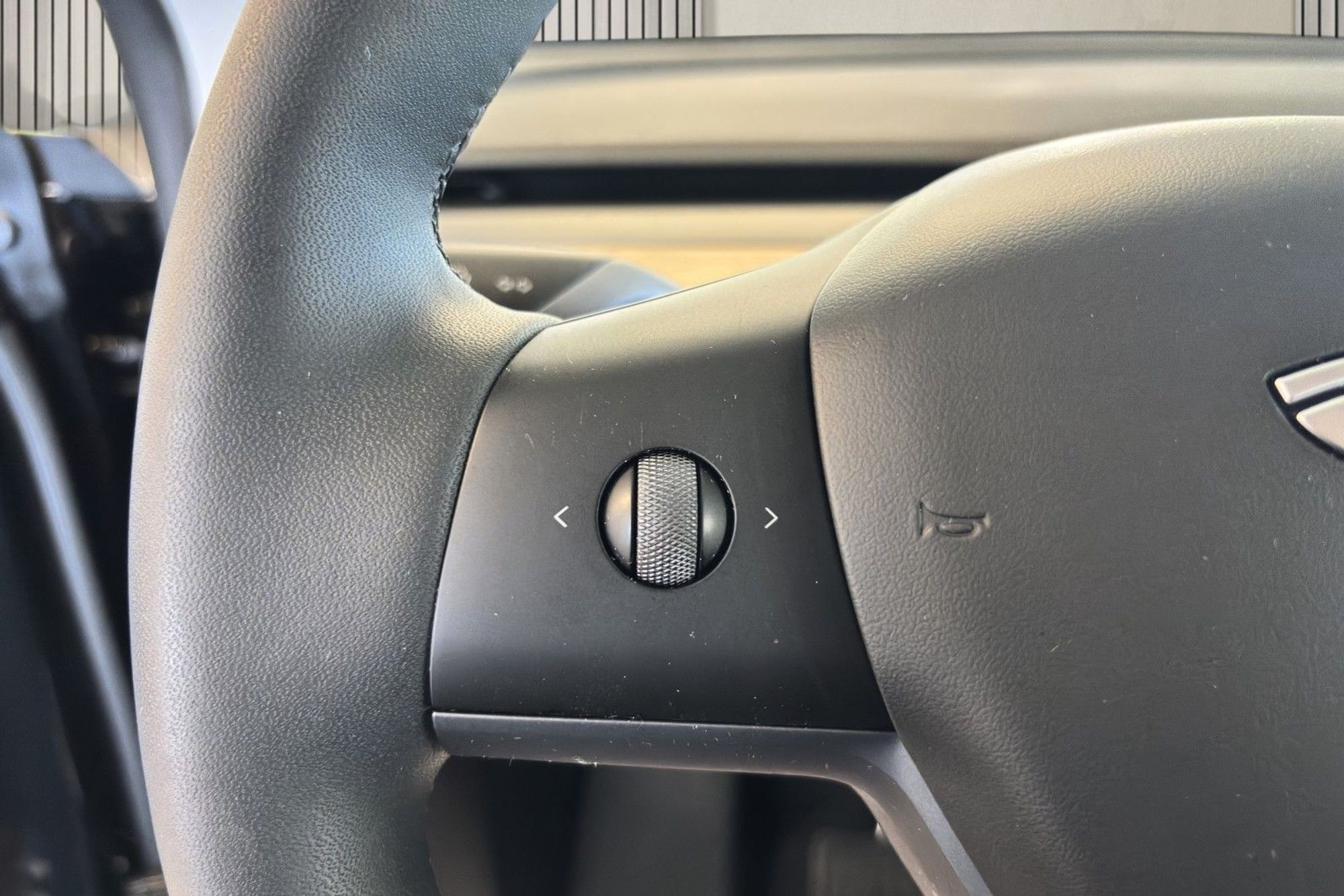 Tesla Model Y Long Range AWD, 514hp, 2025
