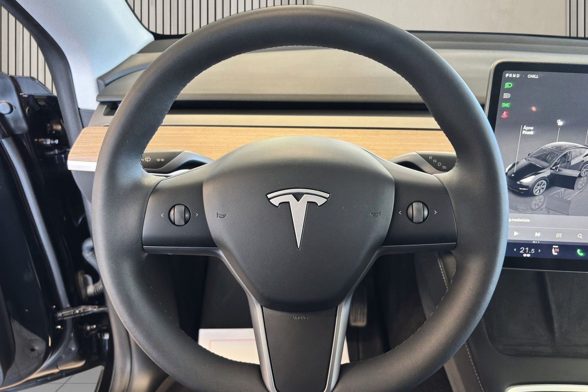 Tesla Model Y Long Range AWD, 514hp, 2025