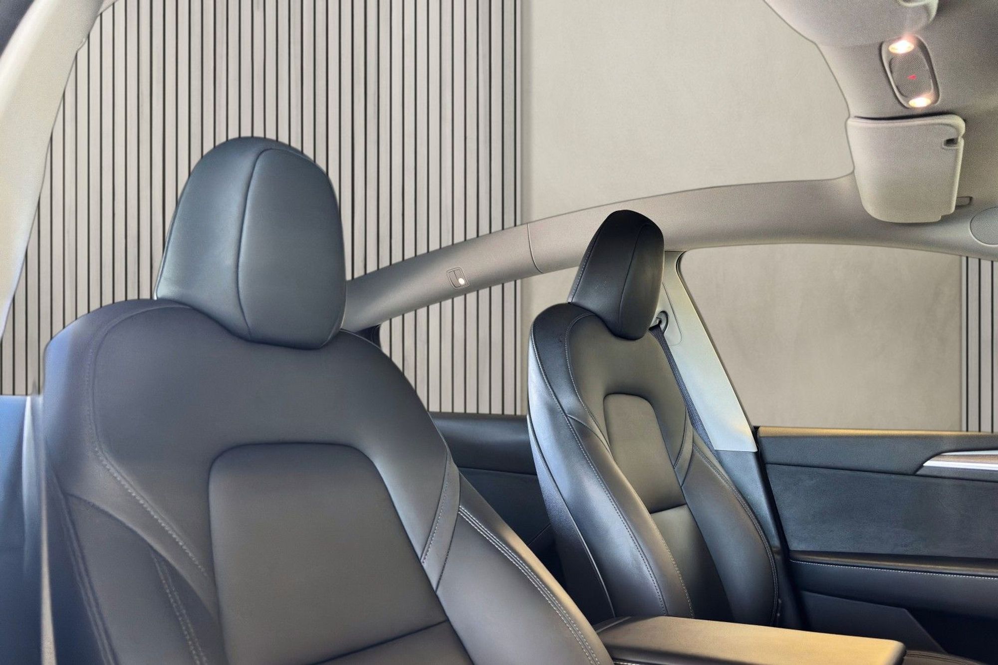 Tesla Model Y Long Range AWD, 514hp, 2025