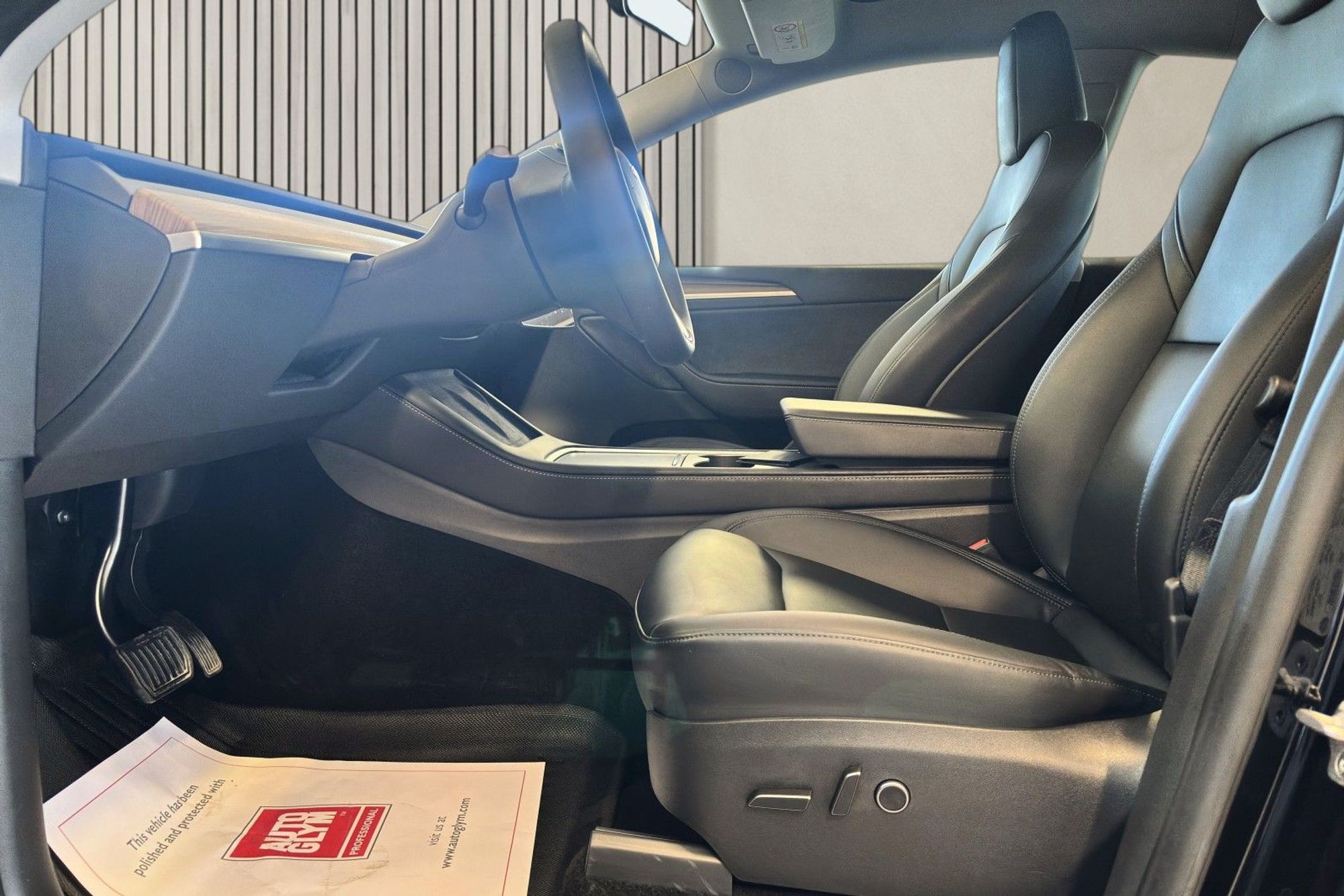 Tesla Model Y Long Range AWD, 514hp, 2025