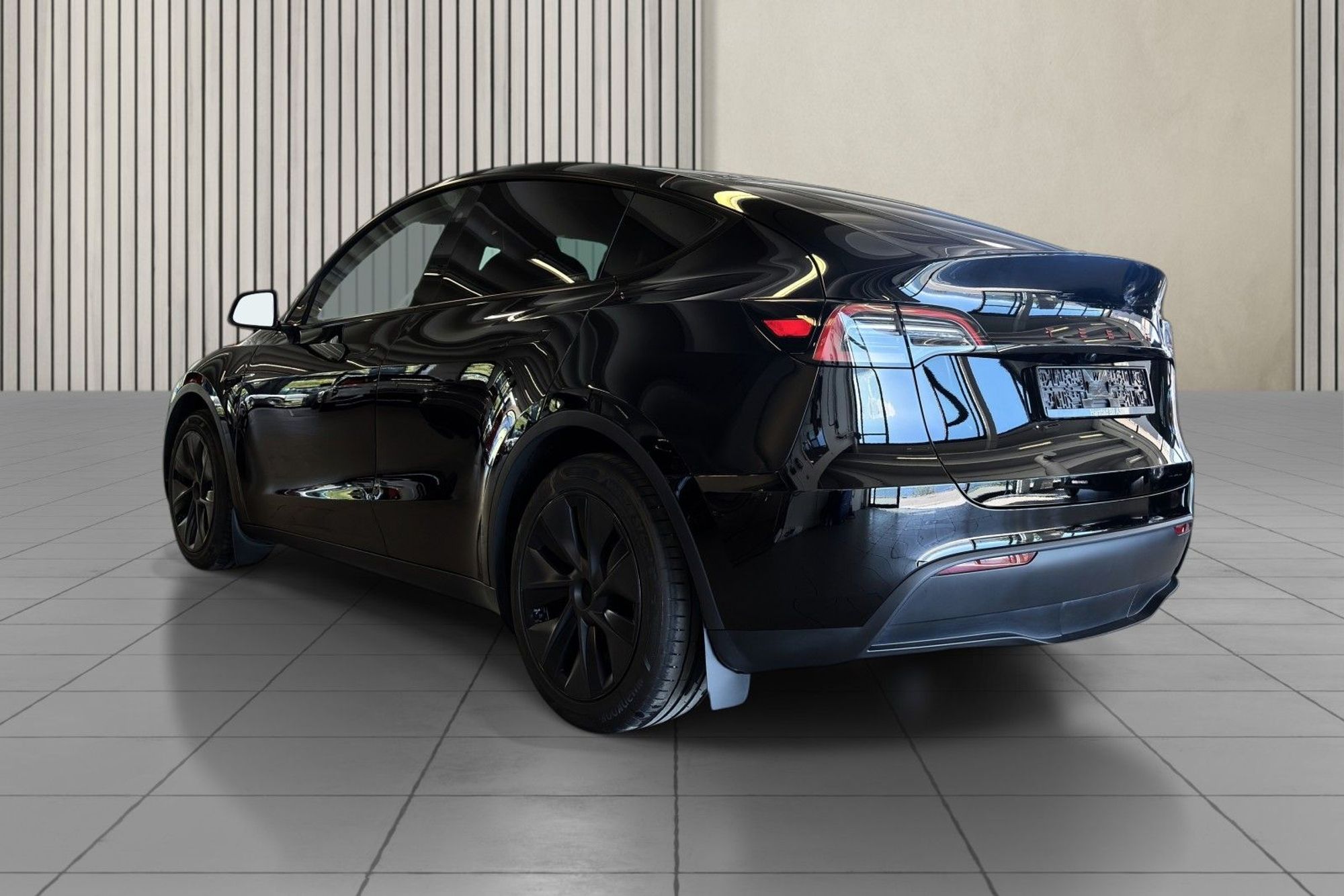 Tesla Model Y Long Range AWD, 514hp, 2025