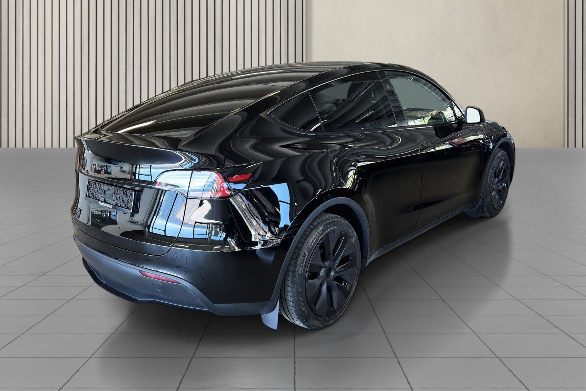 Tesla Model Y Long Range AWD, 514hp, 2025
