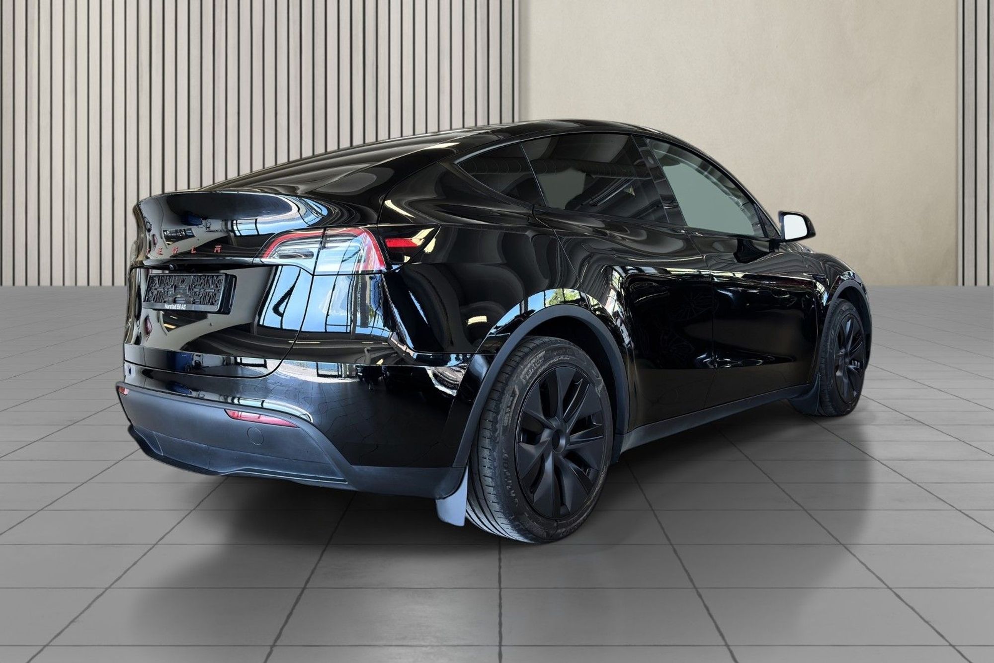 Tesla Model Y Long Range AWD, 514hp, 2025
