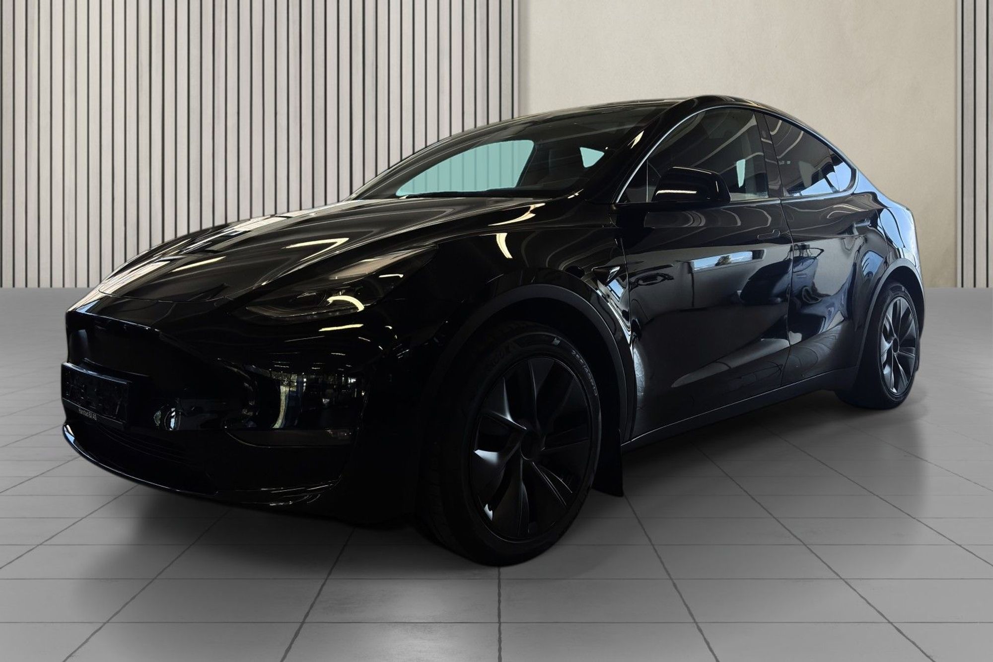 Tesla Model Y Long Range AWD, 514hp, 2025