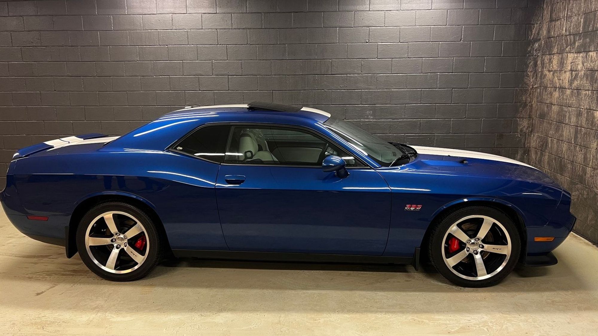 Dodge Challenger 6.4 V8 HEMI Automatic, 5-trins, 476ps, 2011