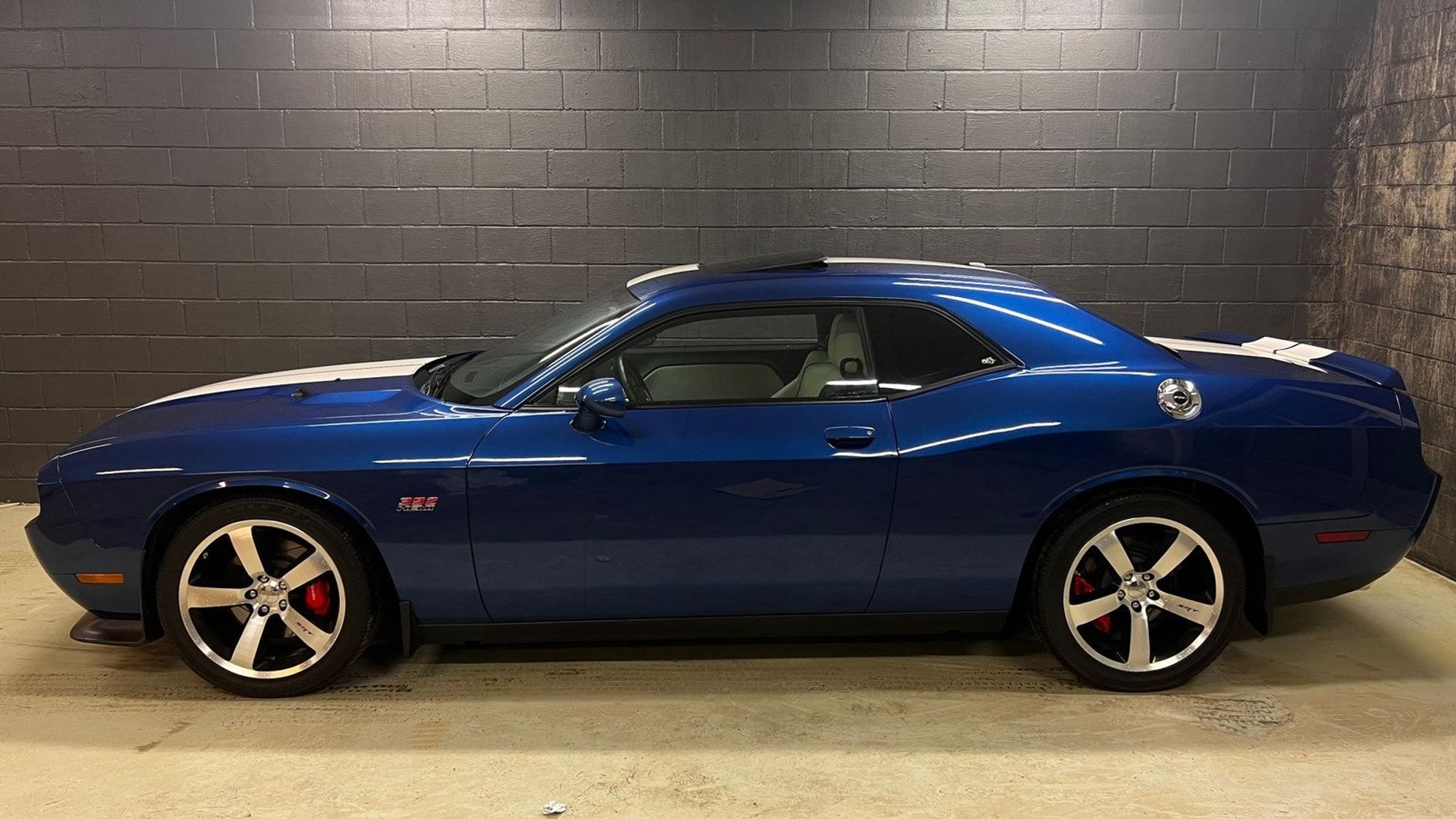 Dodge Challenger 6.4 V8 HEMI Automatic, 5-trins, 476ps, 2011
