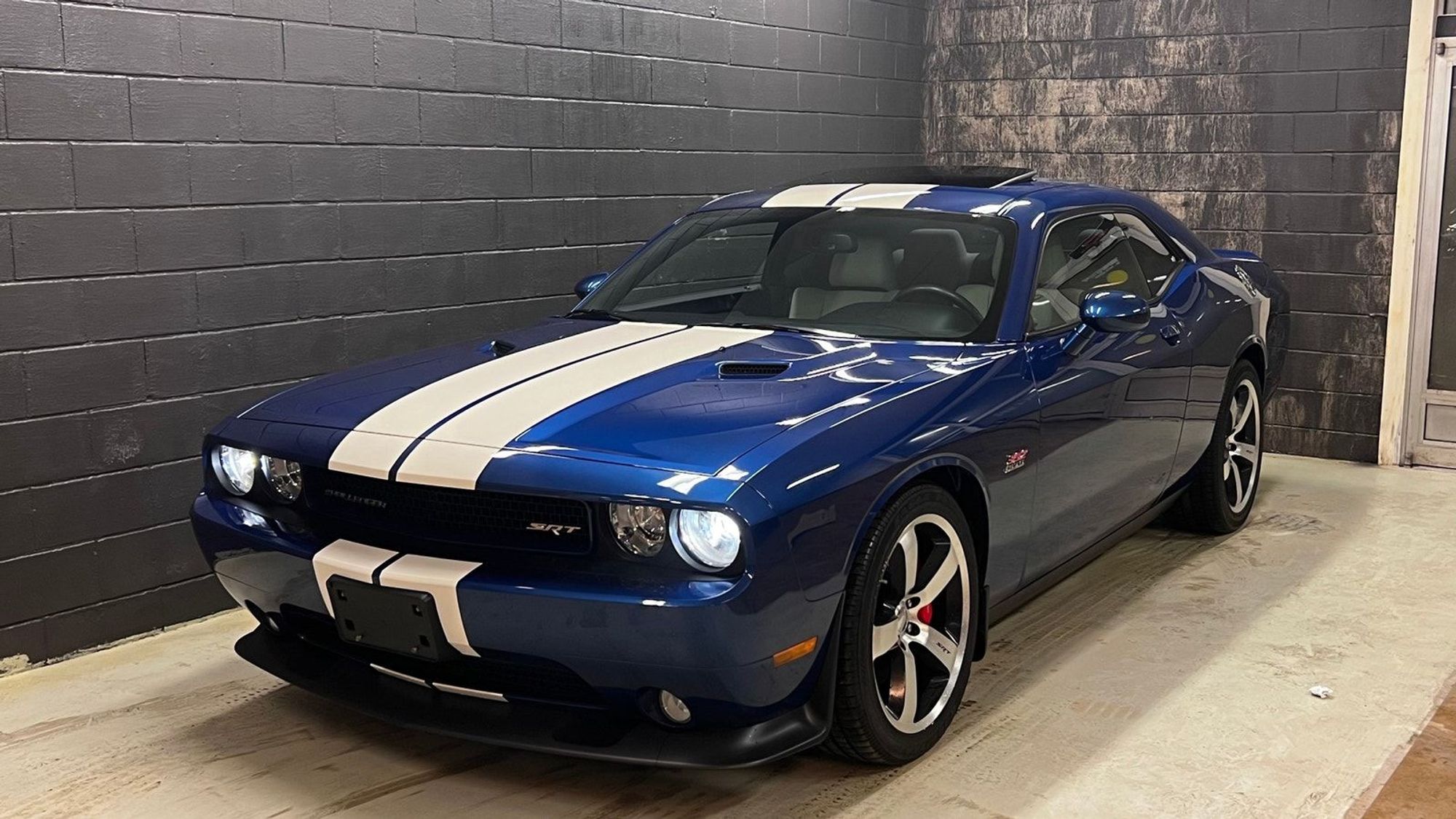Dodge Challenger 6.4 V8 HEMI Automatic, 5-trins, 476ps, 2011