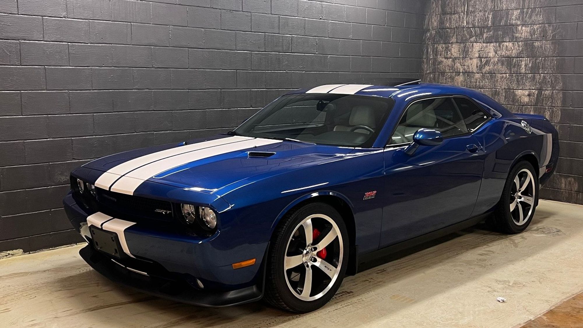 Dodge Challenger 6.4 V8 HEMI Automatic, 5-trins, 476ps, 2011