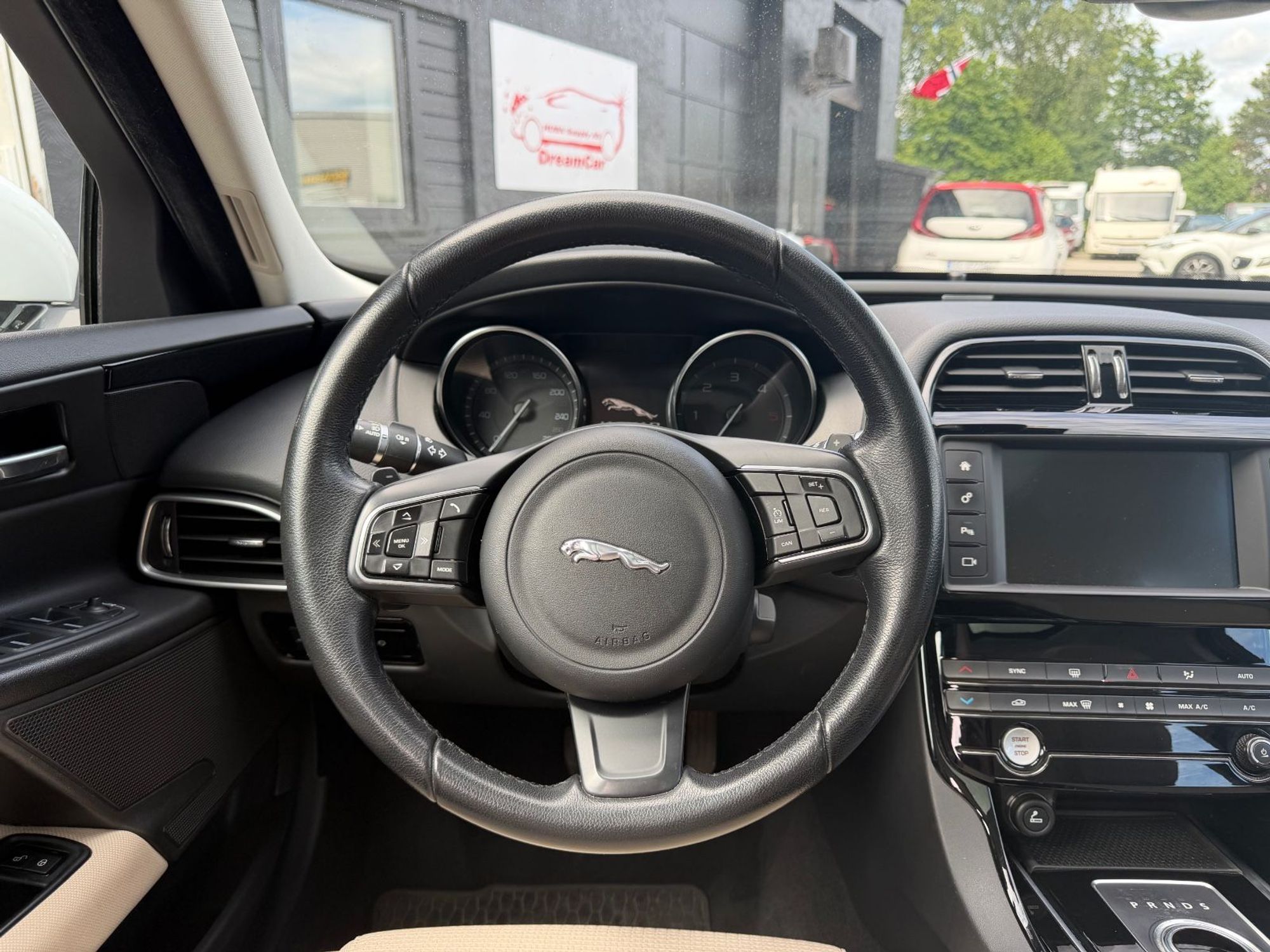 Jaguar XE 20d Automatic, 180hp, 2016