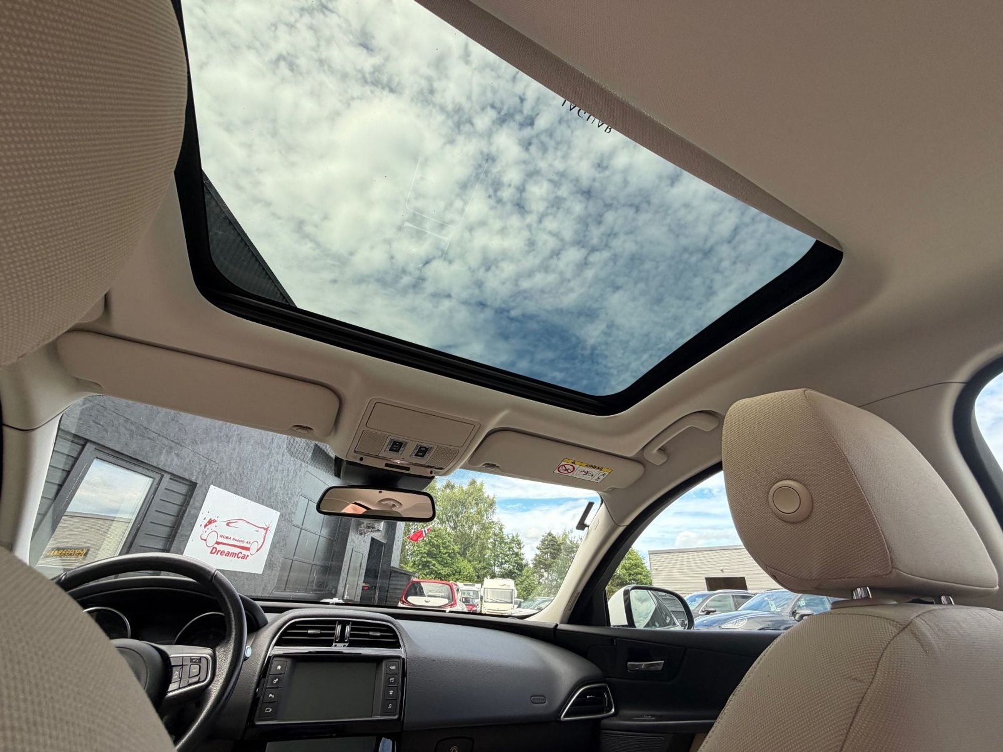 Jaguar XE 20d Automatic, 180hp, 2016