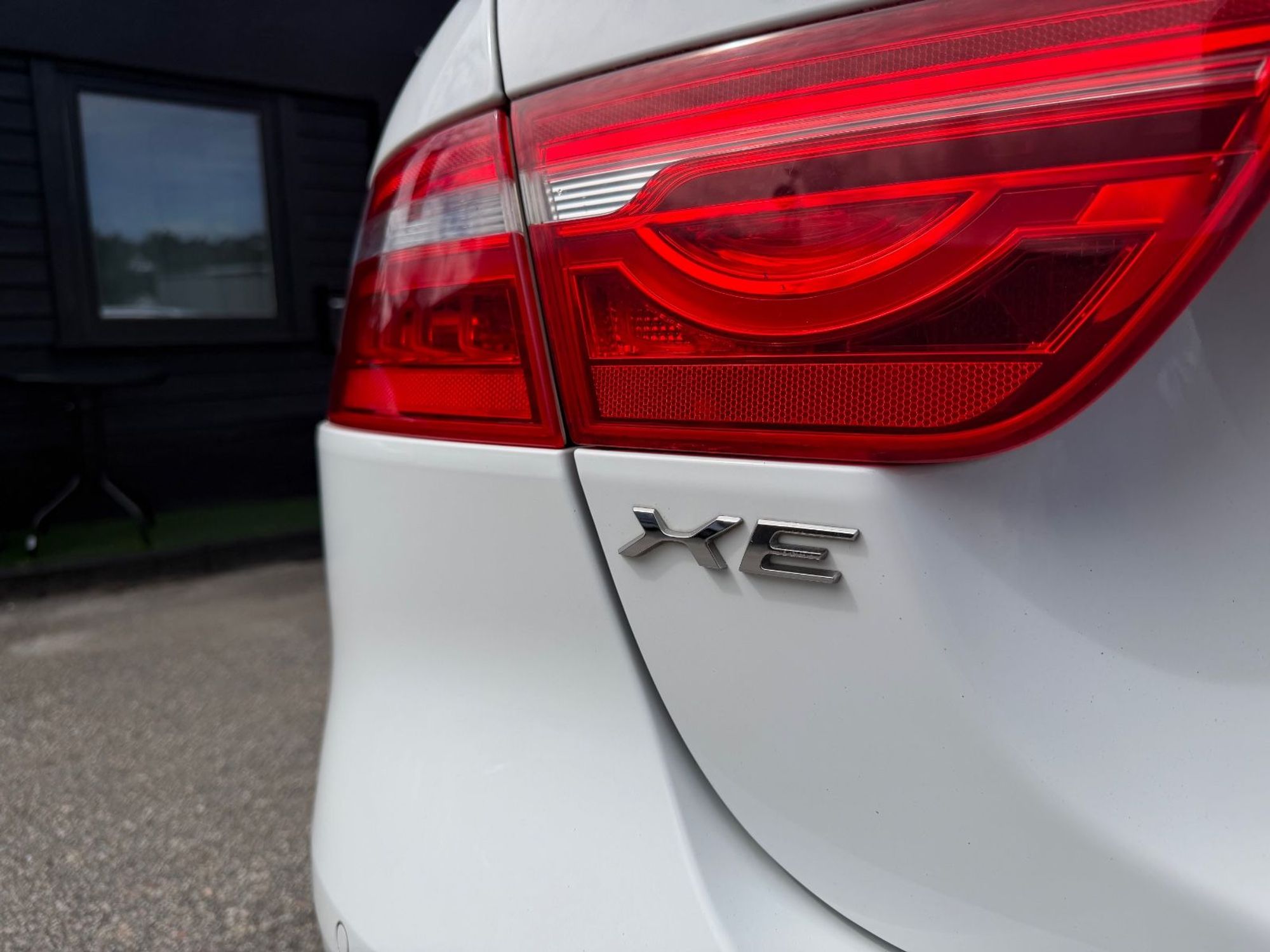 Jaguar XE 20d Automatic, 180hp, 2016