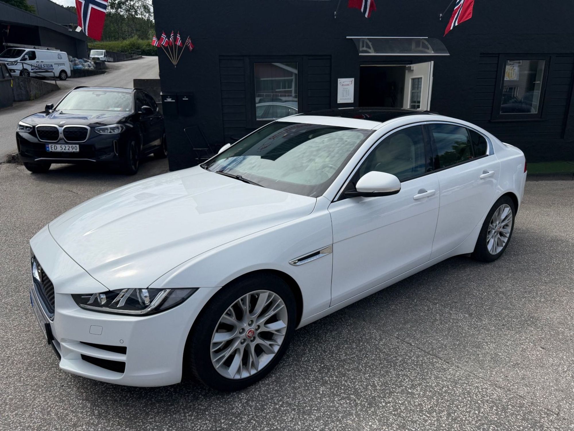 Jaguar XE 20d Automatic, 180hp, 2016