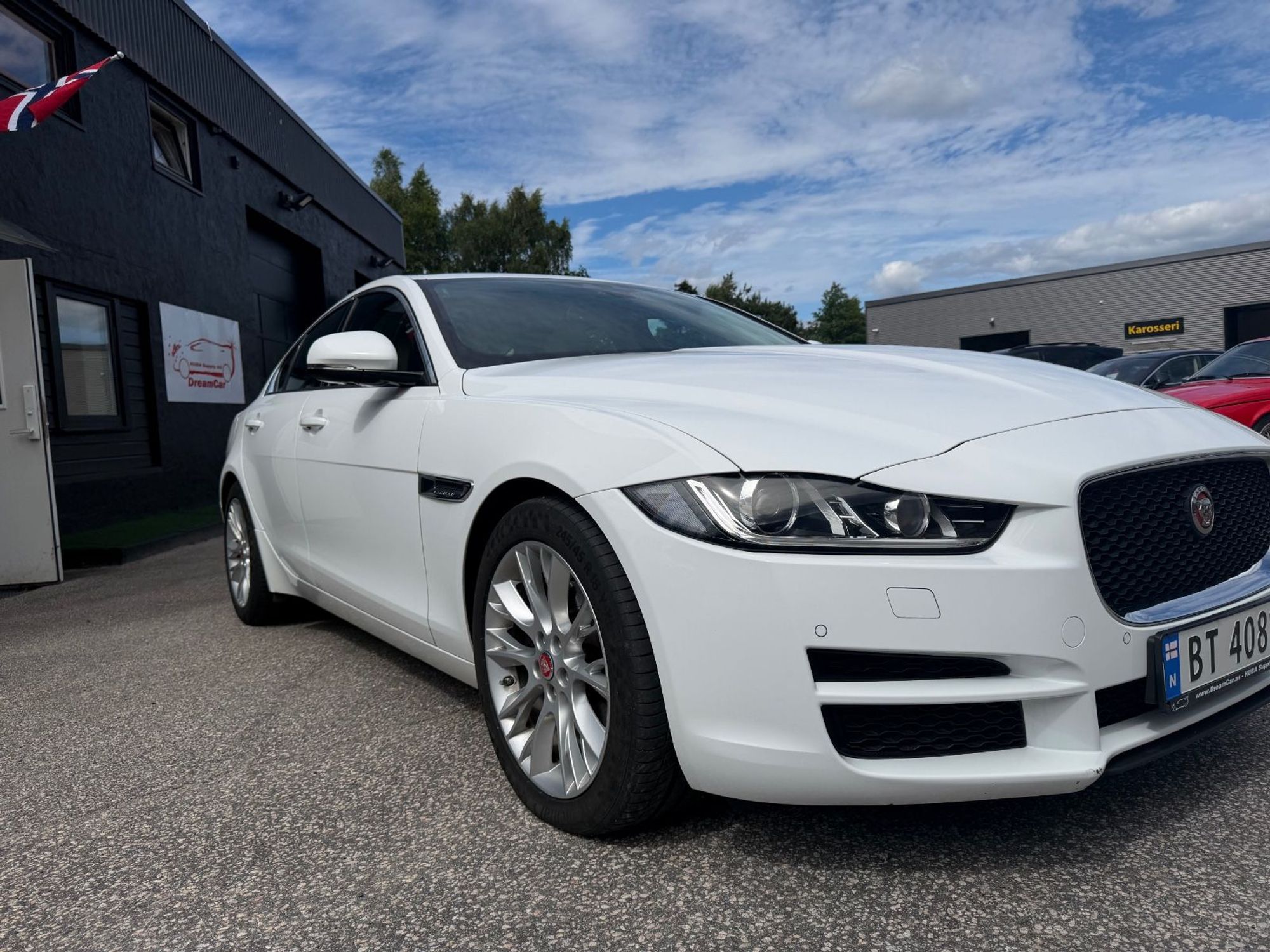 Jaguar XE 20d Automatic, 180hp, 2016