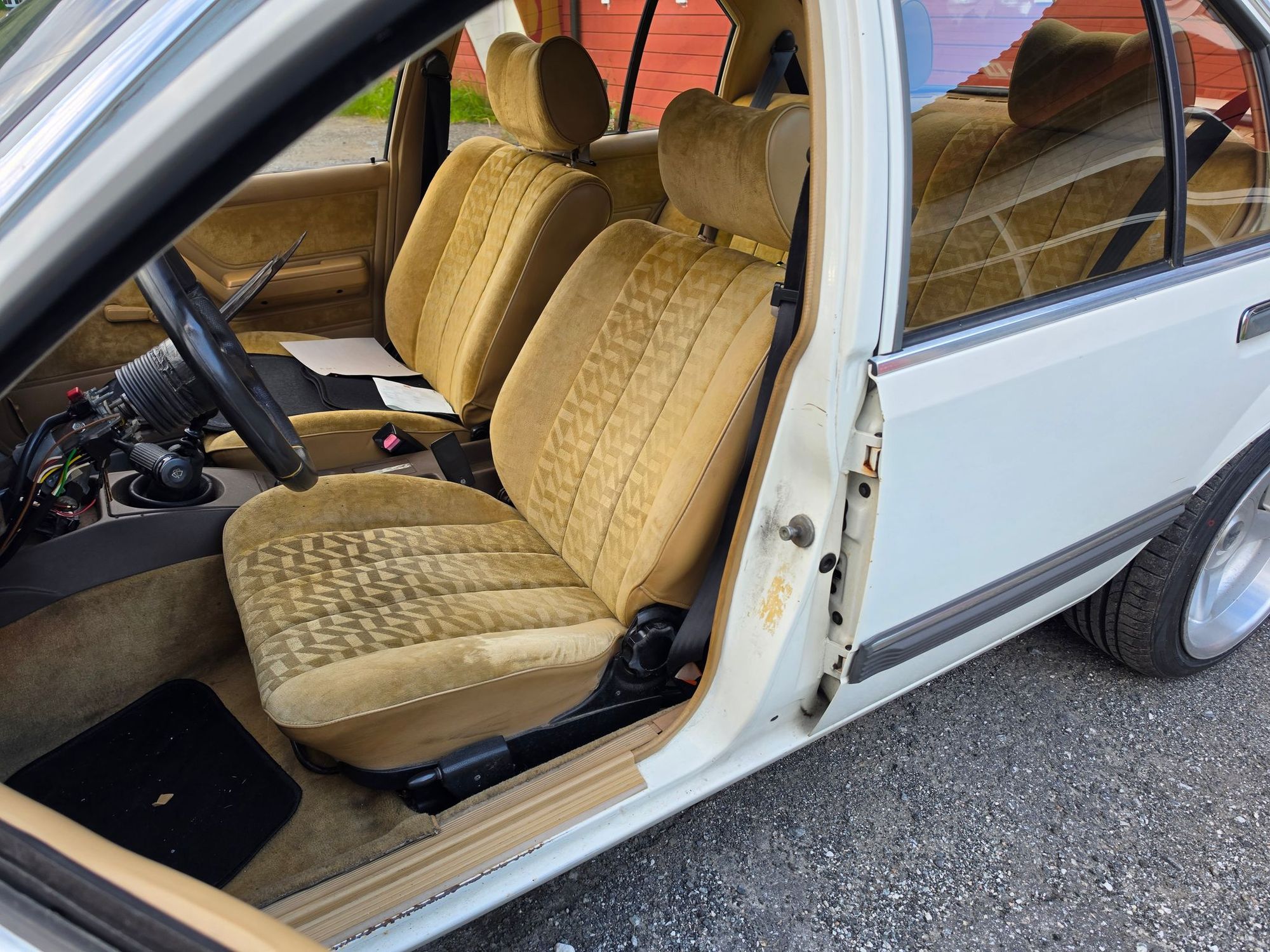 Opel Rekord 2.0 S Manuell, 4-trinn, 101hk, 1985