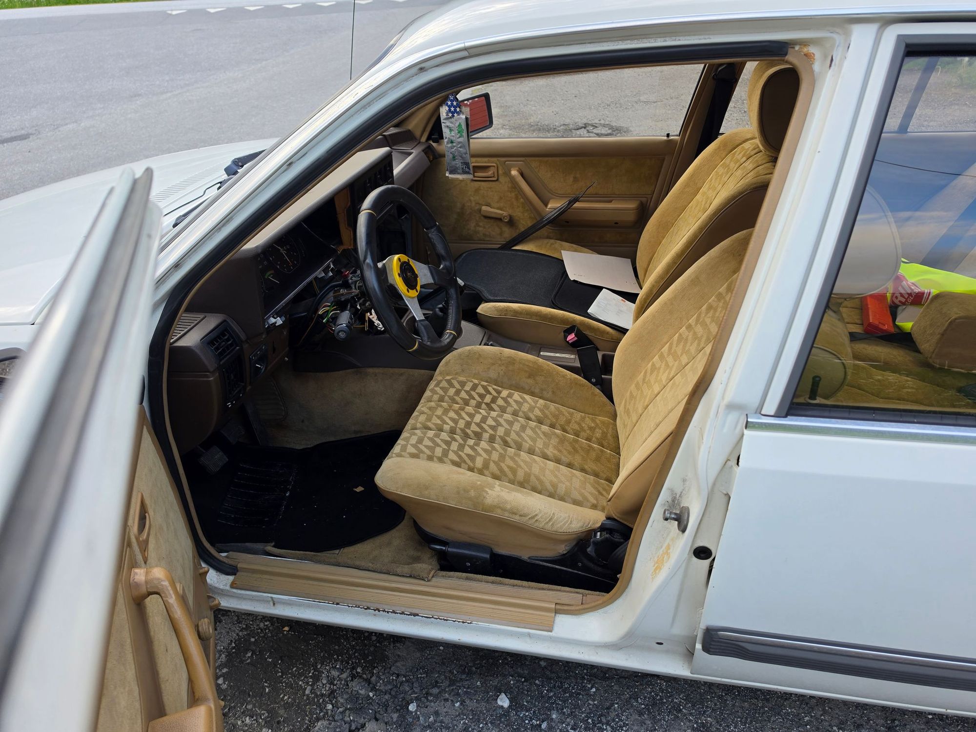 Opel Rekord 2.0 S Manuell, 4-trinn, 101hk, 1985