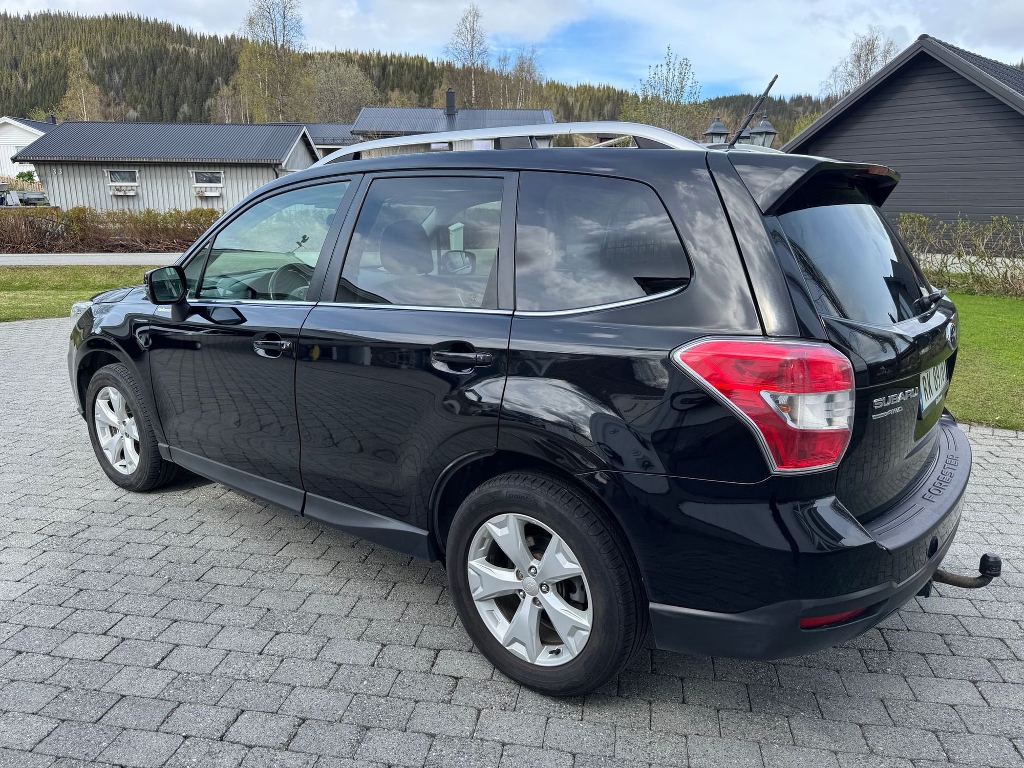 Subaru Forester 2.0 4WD Lineartronic, 147ps, 2015