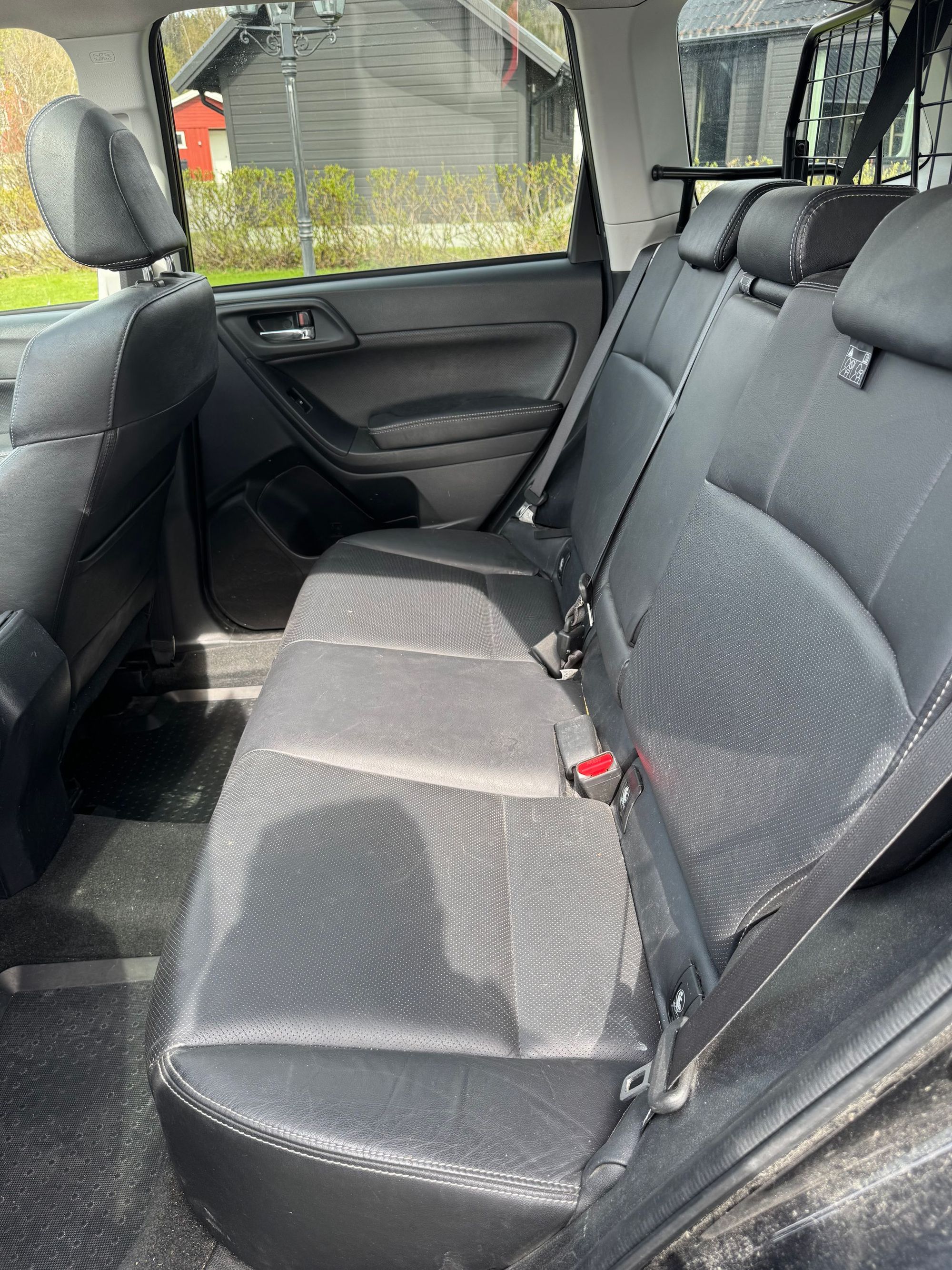 Subaru Forester 2.0 4WD Lineartronic, 147ps, 2015