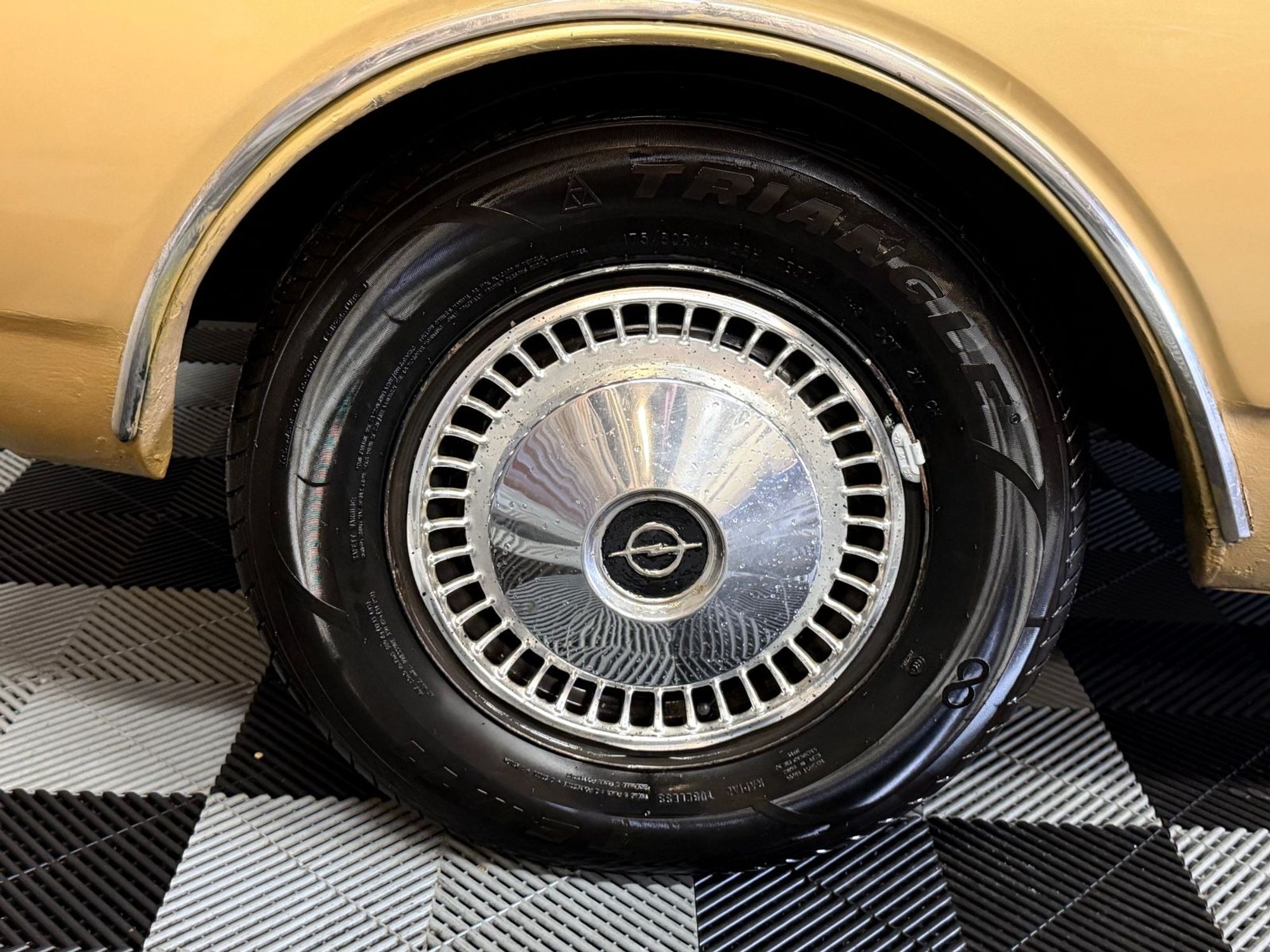 Opel Rekord Coupé 1.9 S Manuell, 3-trinn, 90hk, 1970