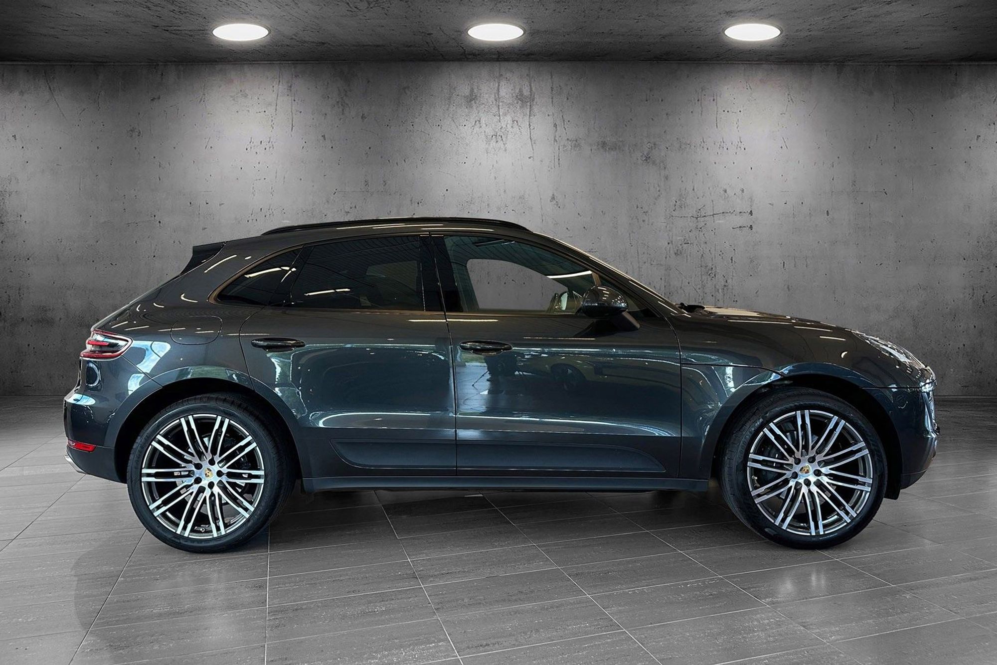 Porsche Macan PDK, 252hp, 2018