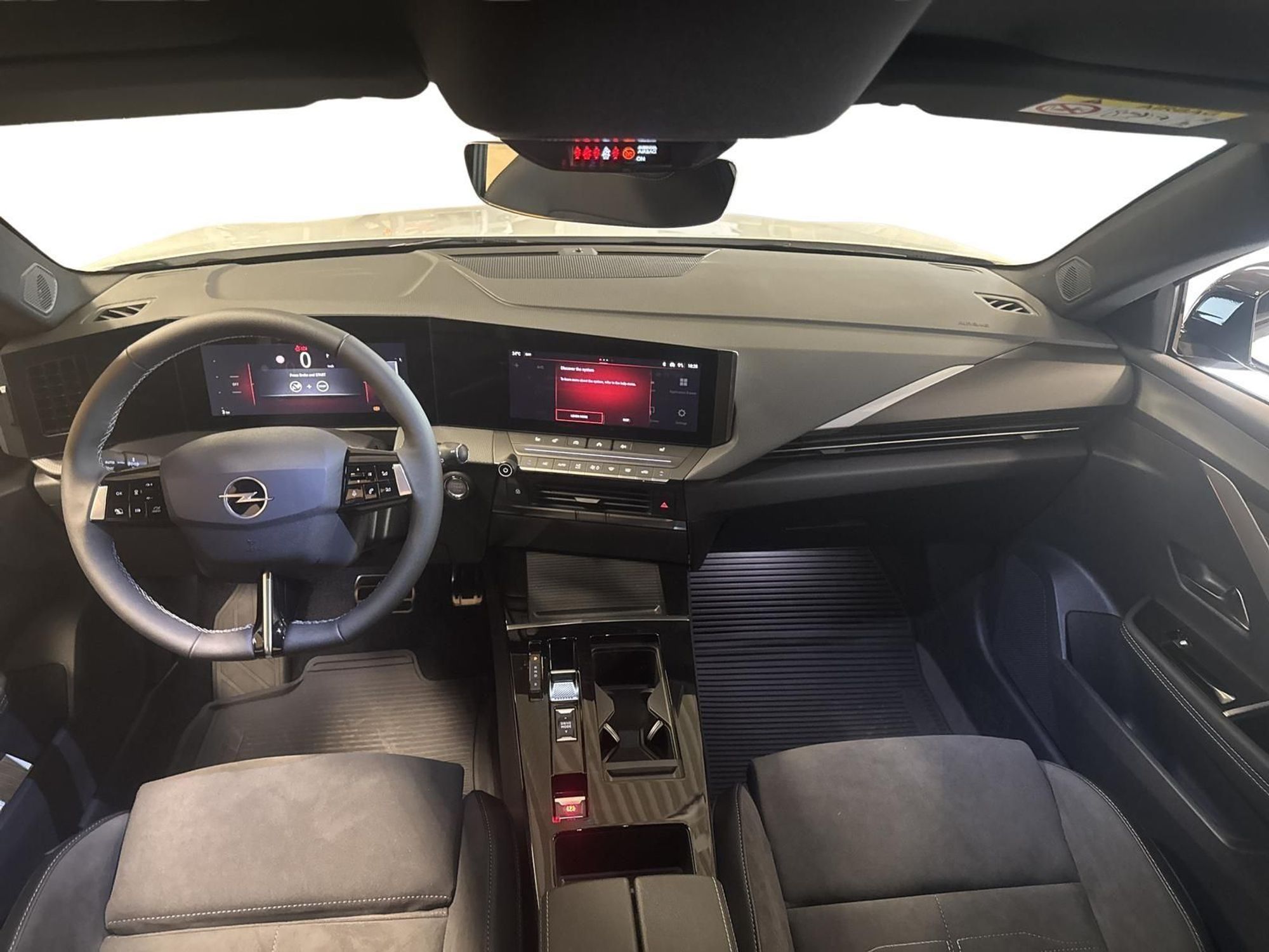 Opel Astra Electric, 156ps, 2024