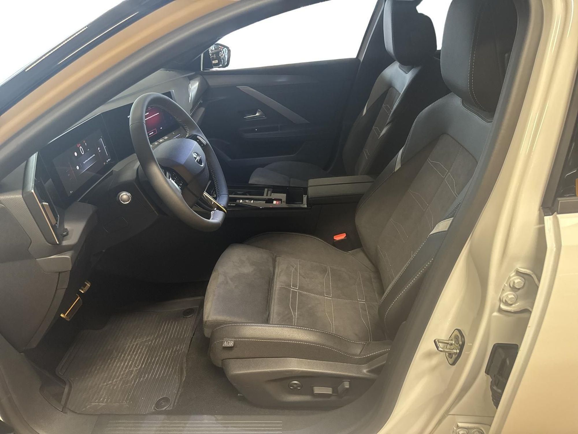 Opel Astra Electric, 156ps, 2024