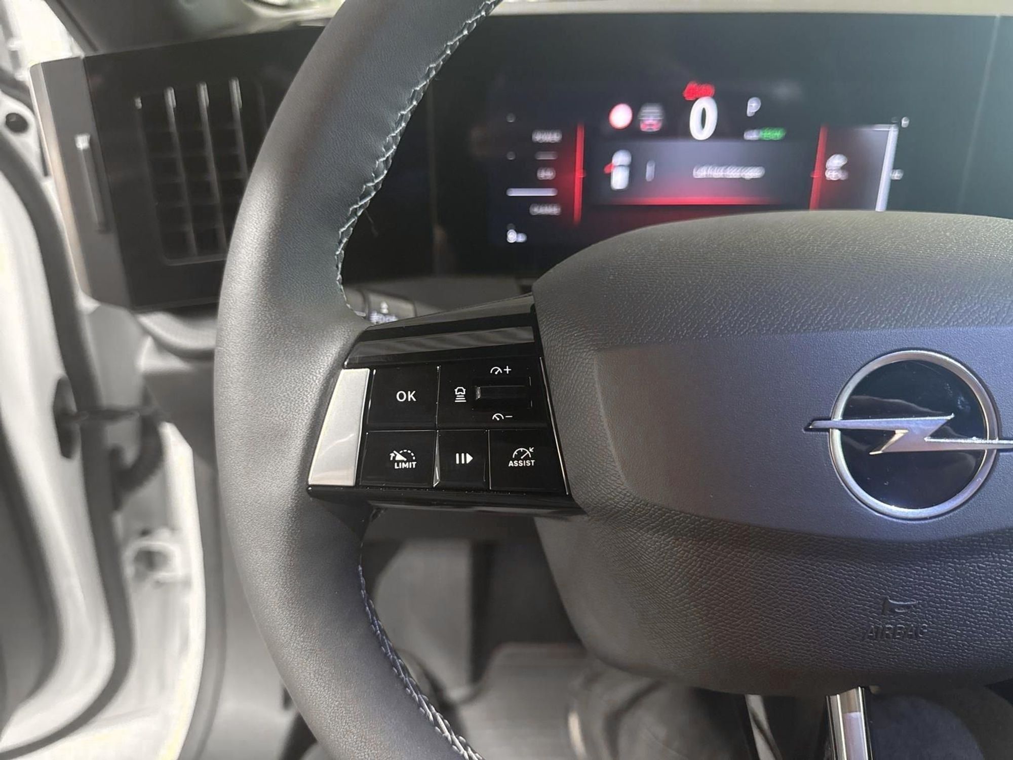 Opel Astra Electric, 156ps, 2024