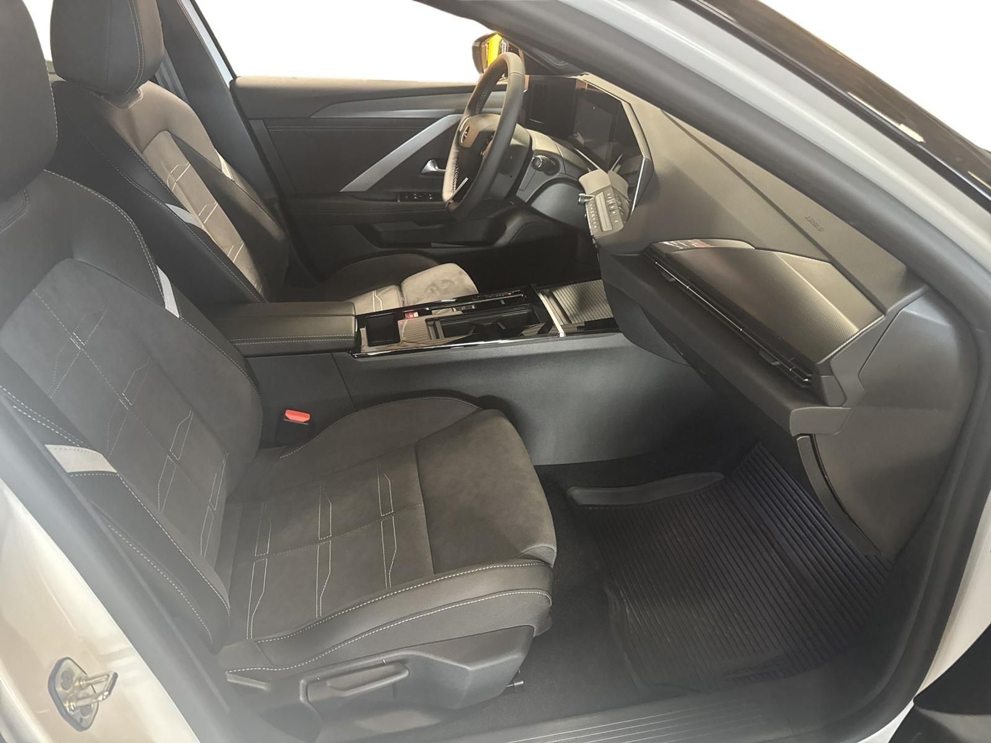 Opel Astra Electric, 156ps, 2024