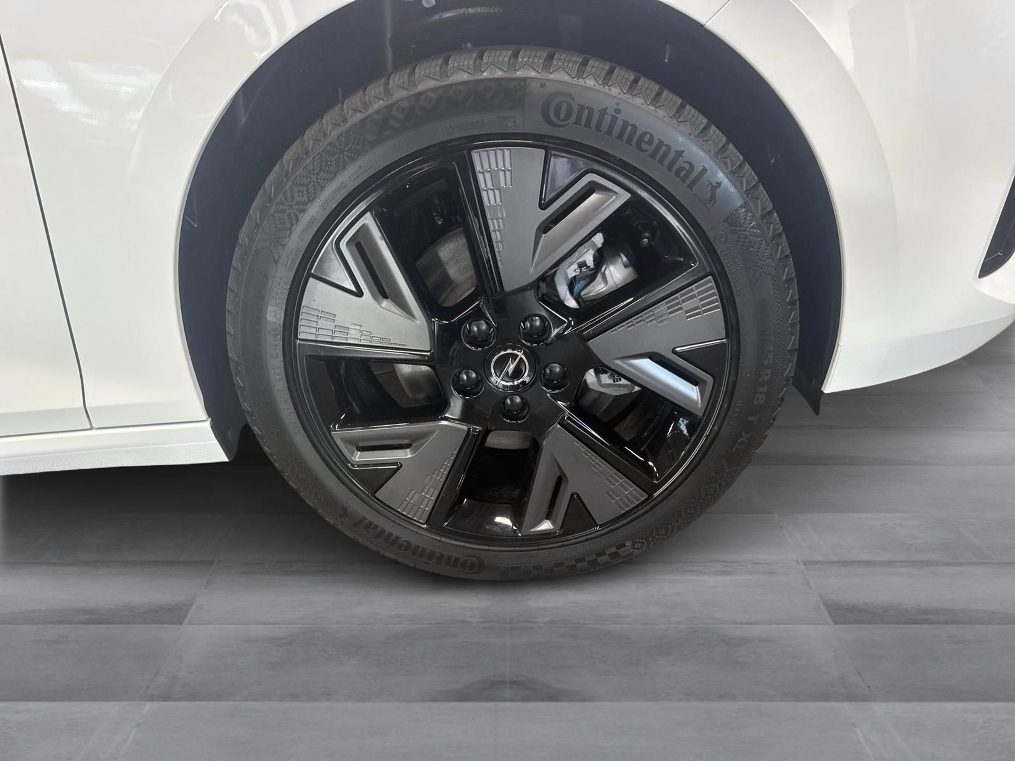 Opel Astra Electric, 156ps, 2024