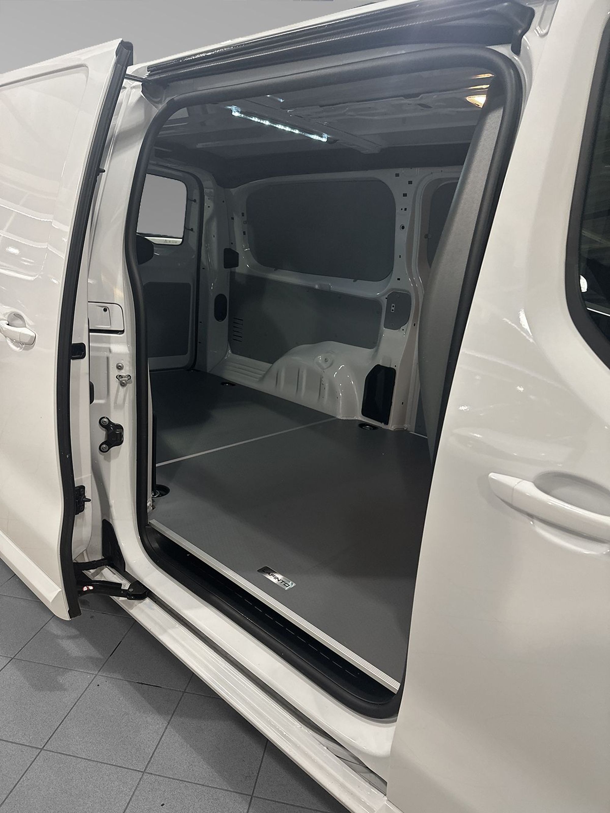 Opel Vivaro-e Varebil, 136hk, 2022