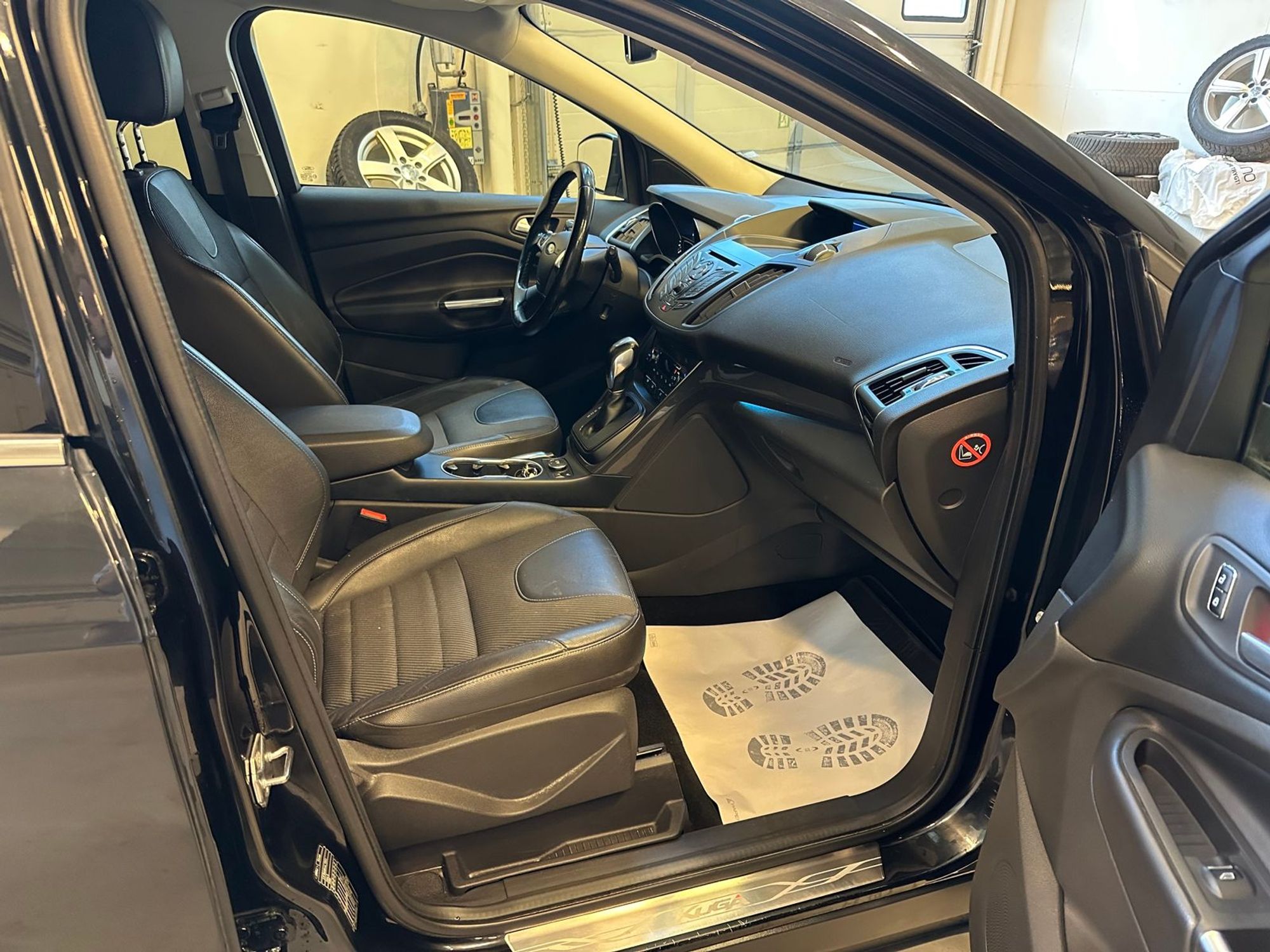 Ford Kuga 2.0 TDCi AWD Powershift, 140hp, 2014
