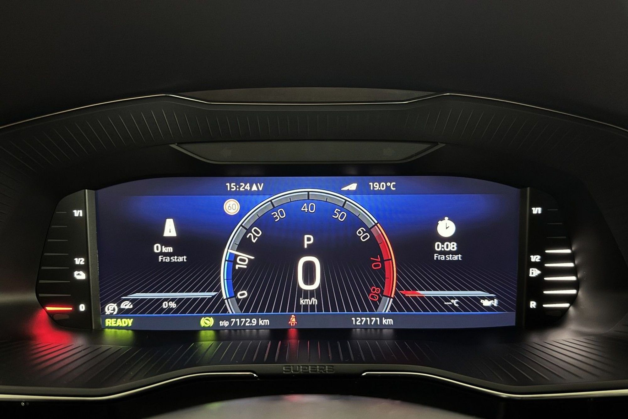 Škoda Superb iV Combi 1.4 TSI iV DSG Sequential, 218hp, 2023