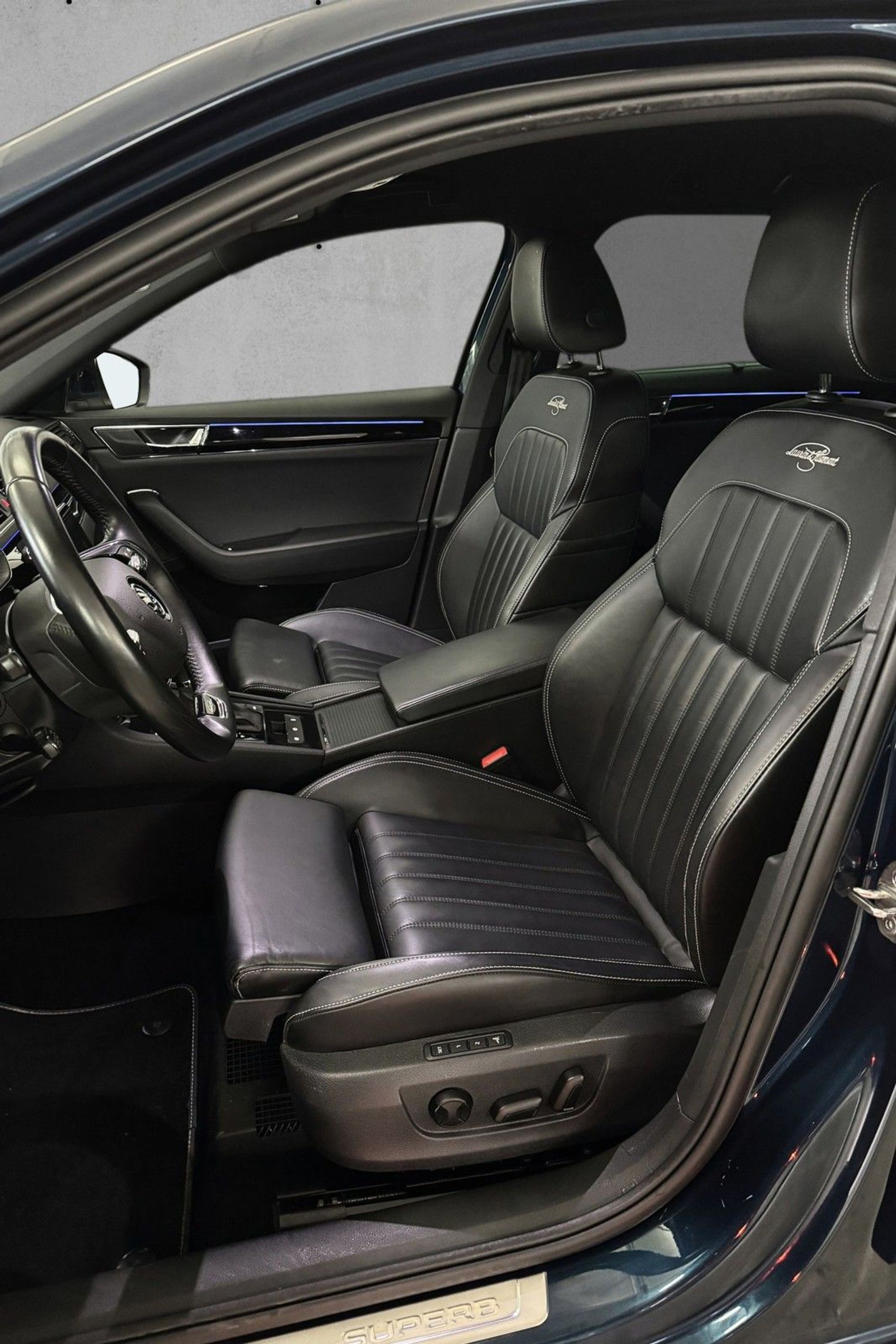 Škoda Superb iV Combi 1.4 TSI iV DSG Sequential, 218hp, 2023