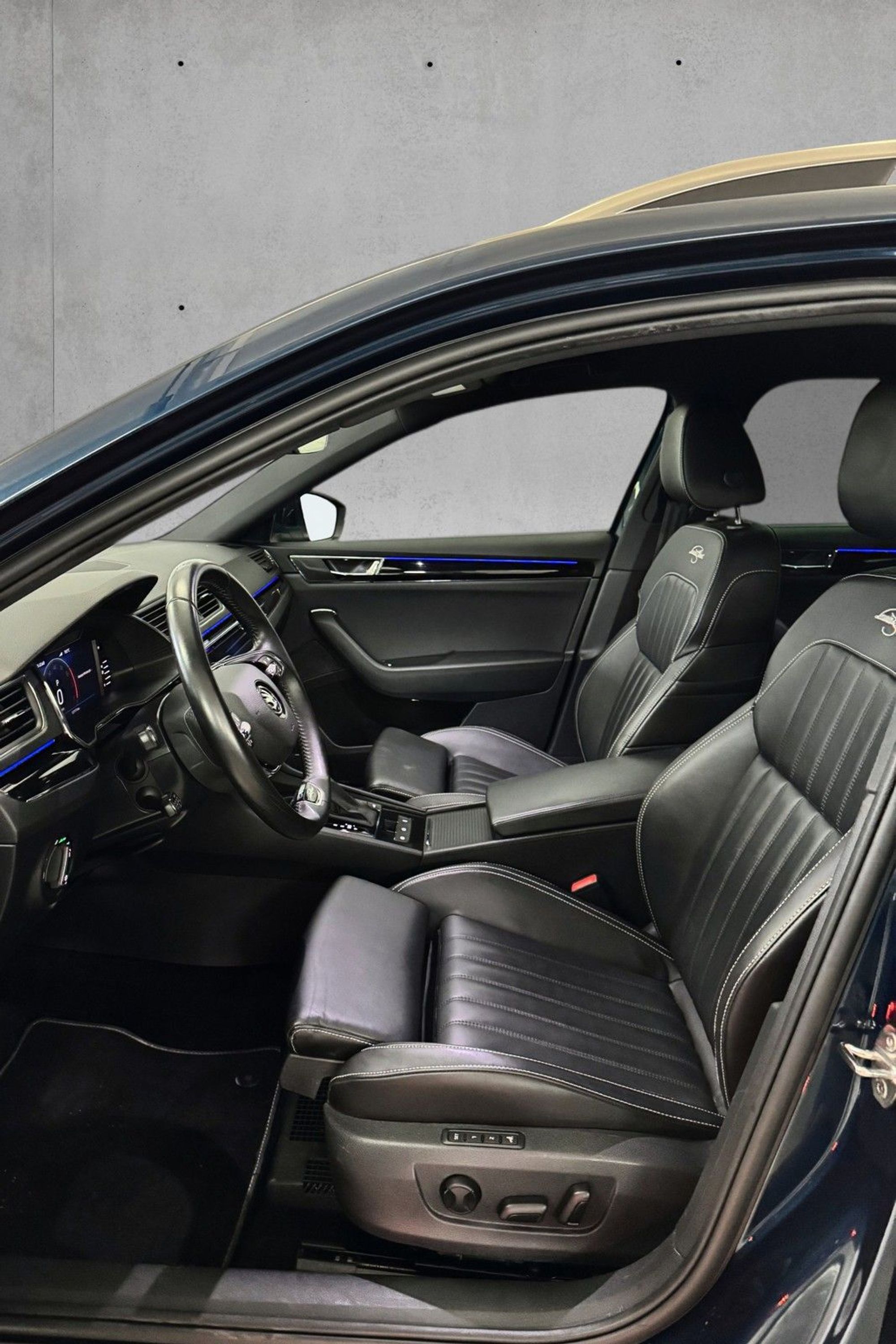 Škoda Superb iV Combi 1.4 TSI iV DSG Sequential, 218hp, 2023
