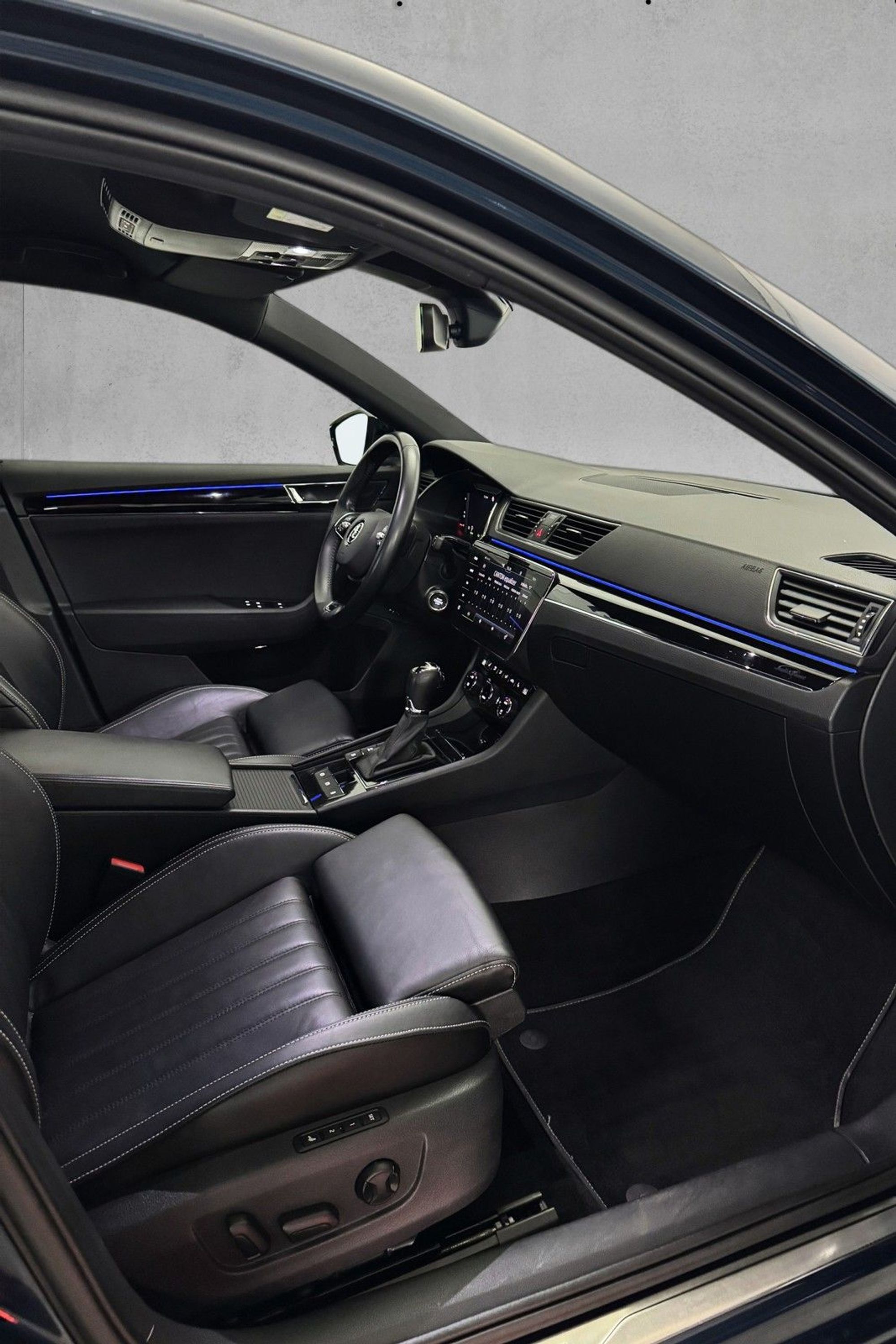 Škoda Superb iV Combi 1.4 TSI iV DSG Sequential, 218hp, 2023